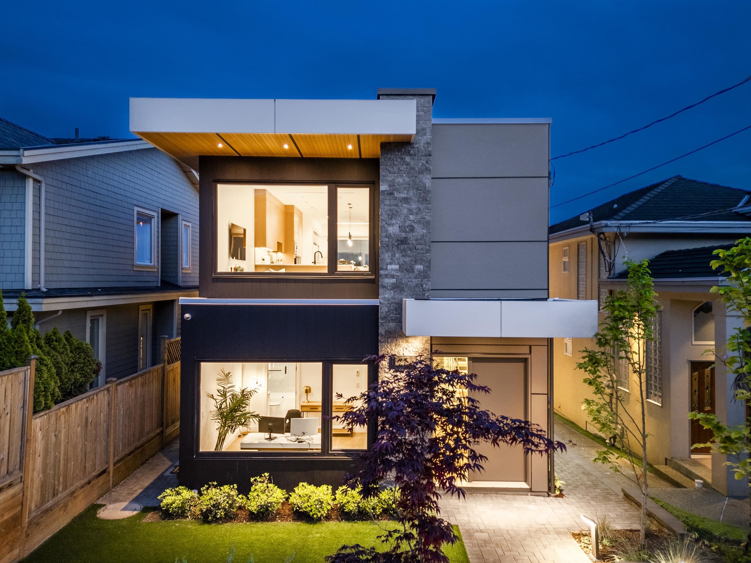 1236 DUCHESS AVENUE, West Vancouver BC V7T 1H4, R3039040, BC,