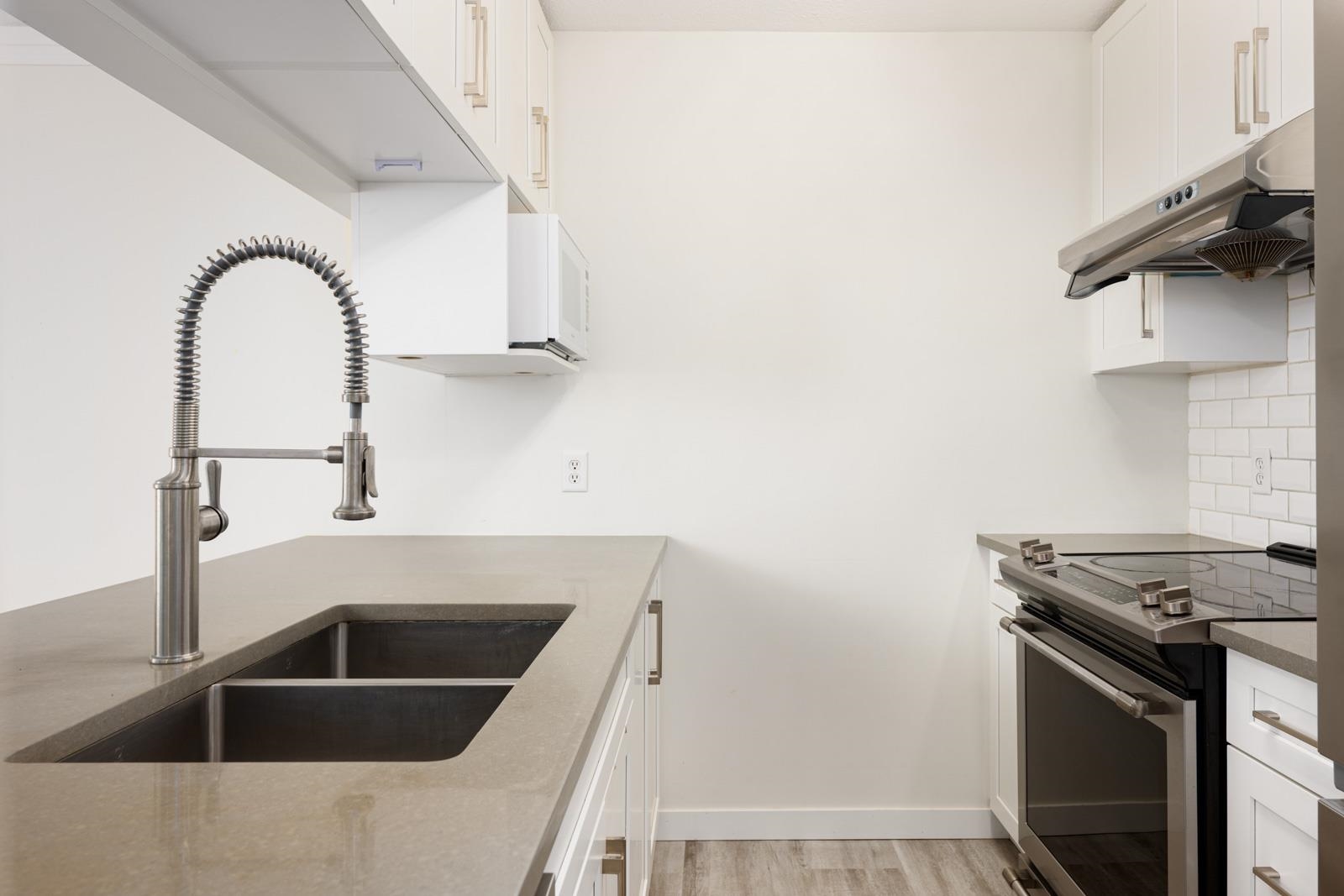 206 526 THIRTEENTH STREET, R3039062, BC,