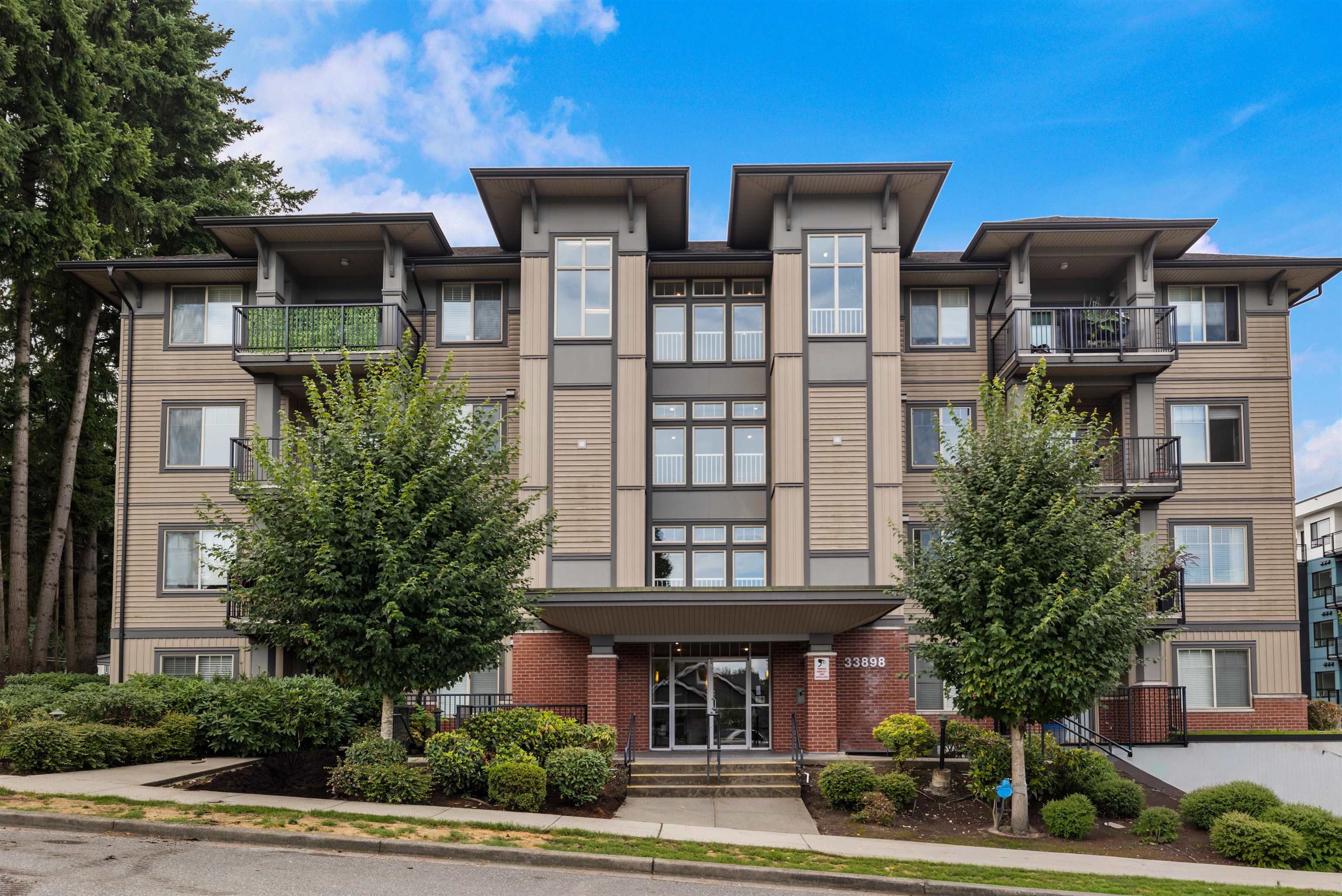 301 33898 PINE STREET, R3039205, BC,