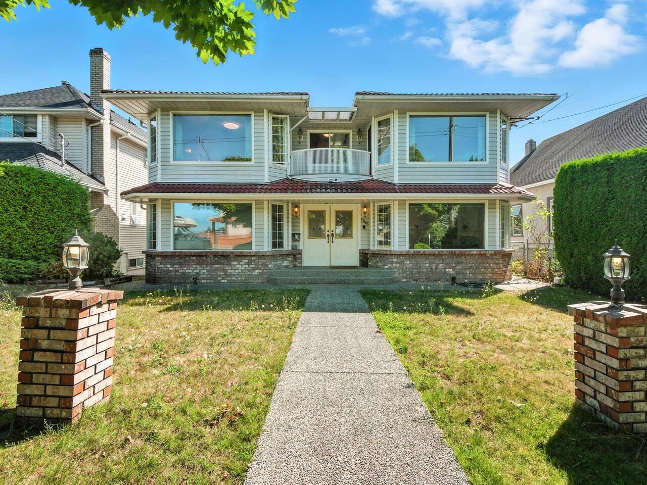 1566 CLIFF AVENUE, Burnaby BC V5A 2K2, R3039281, BC,