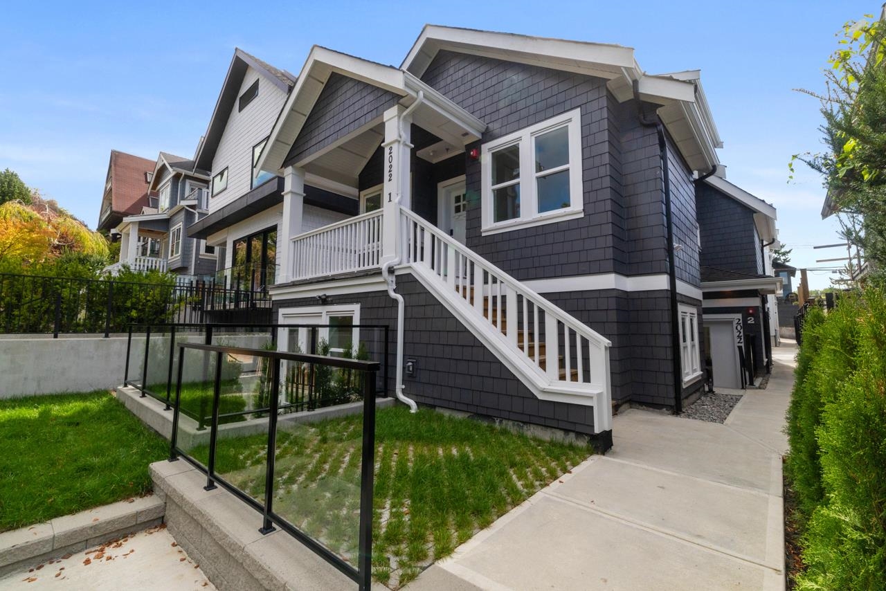 1 2022 4TH AVENUE, R3039497, BC,