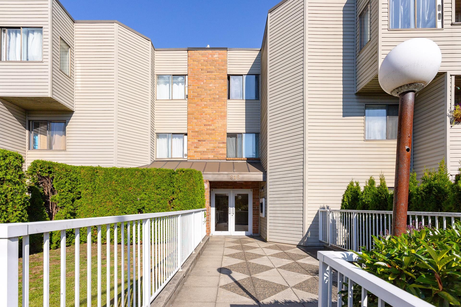 305 615 NORTH ROAD, R3039512, BC,