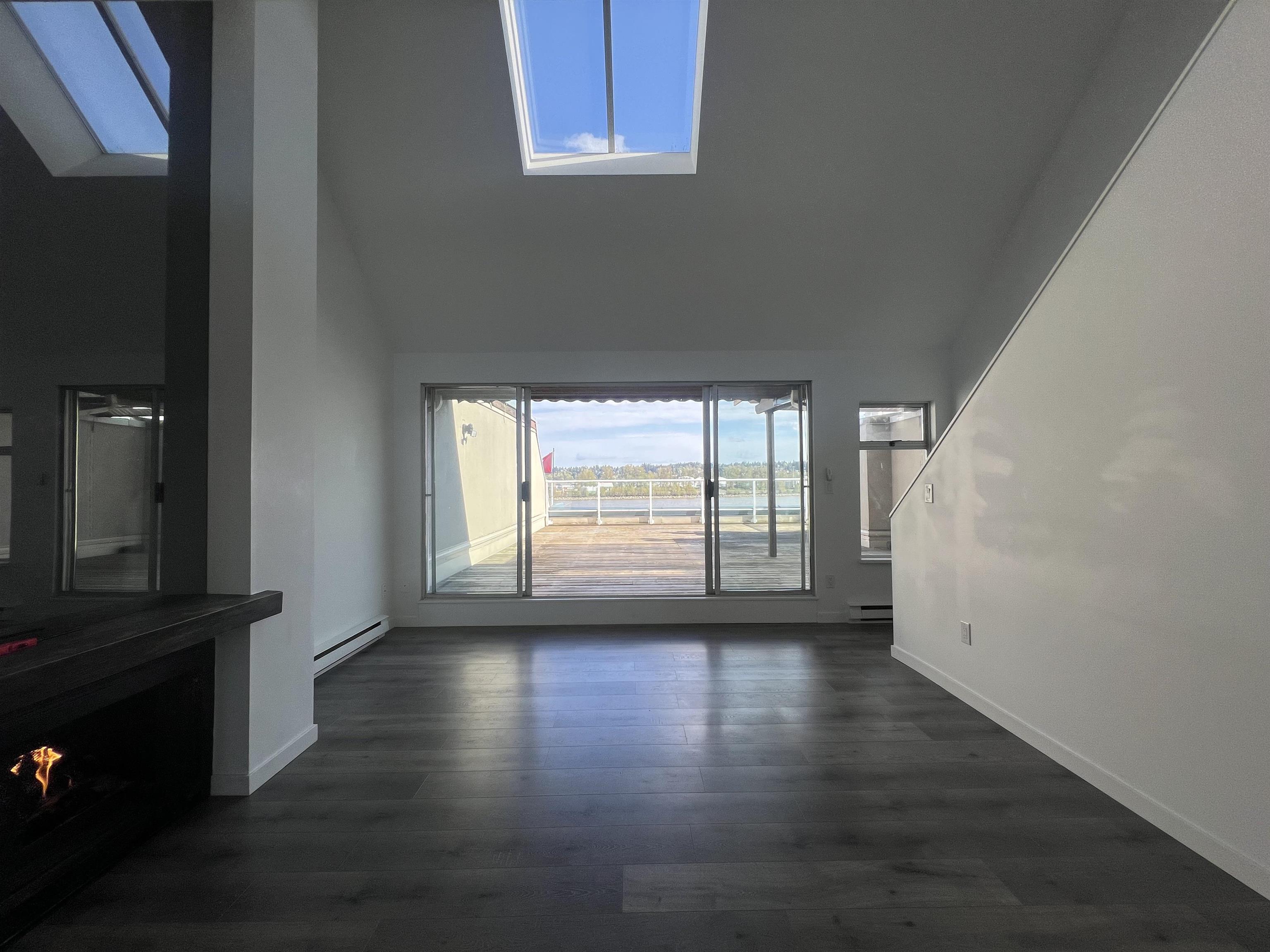 404 3 K DE K COURT, R3039522, BC,