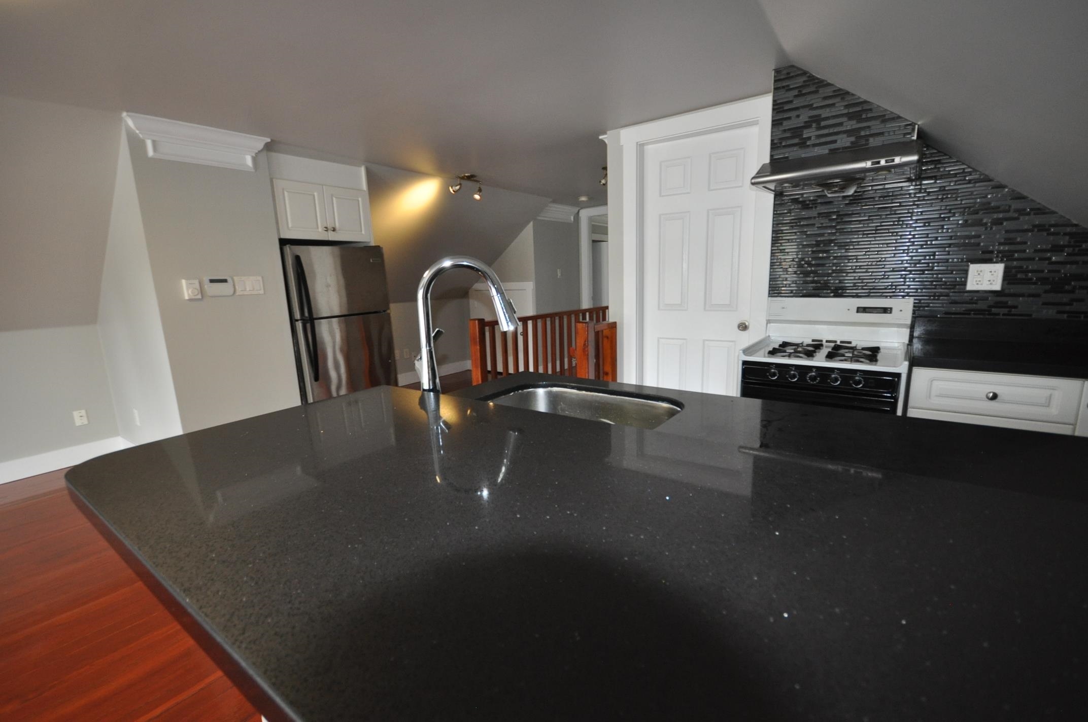 7505 KINGSWAY, Burnaby BC V3N 3C1, R3039586, BC,