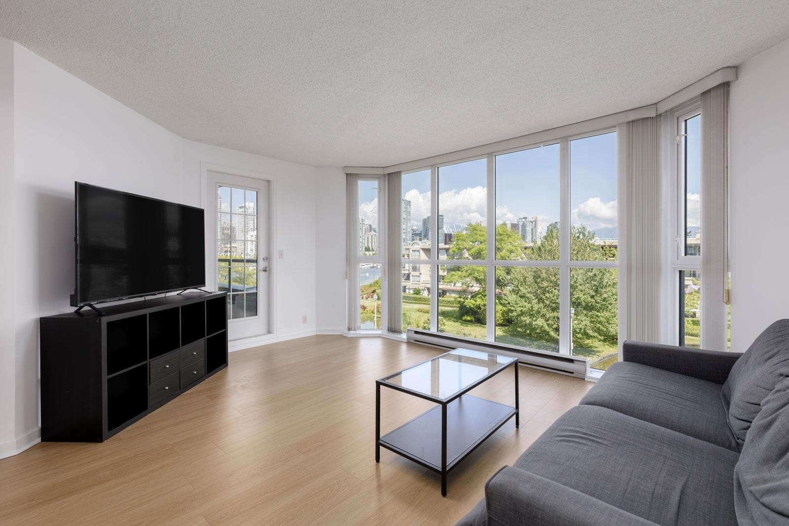 412 456 MOBERLY ROAD, R3039667, BC,