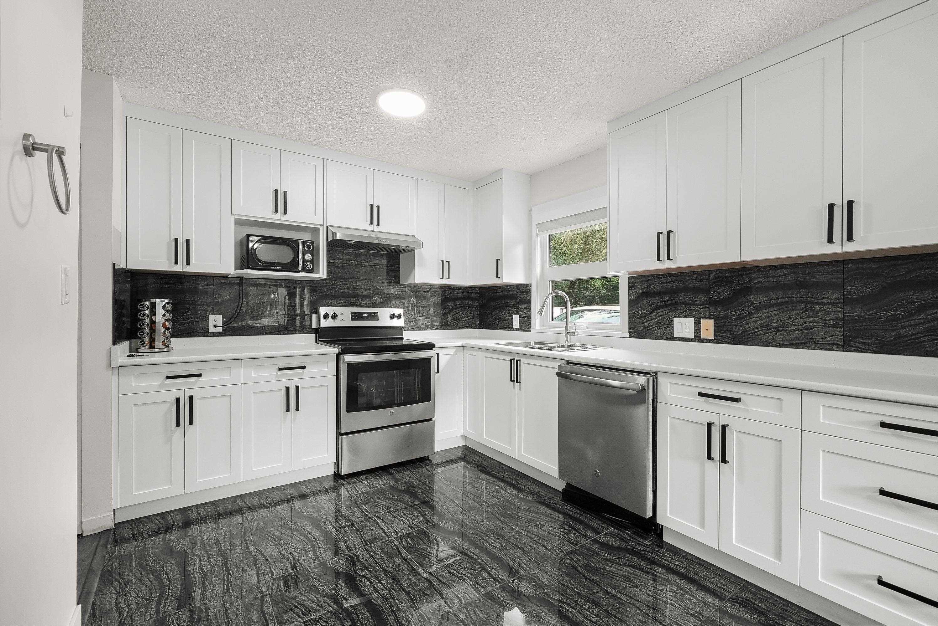 13349 70B AVENUE, Surrey BC V3W 7Z3, R3039696, BC,