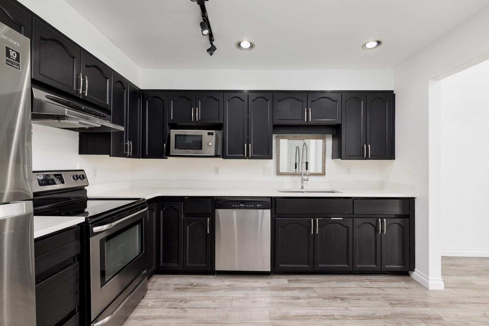 402B 1210 QUAYSIDE DRIVE, R3039728, BC,