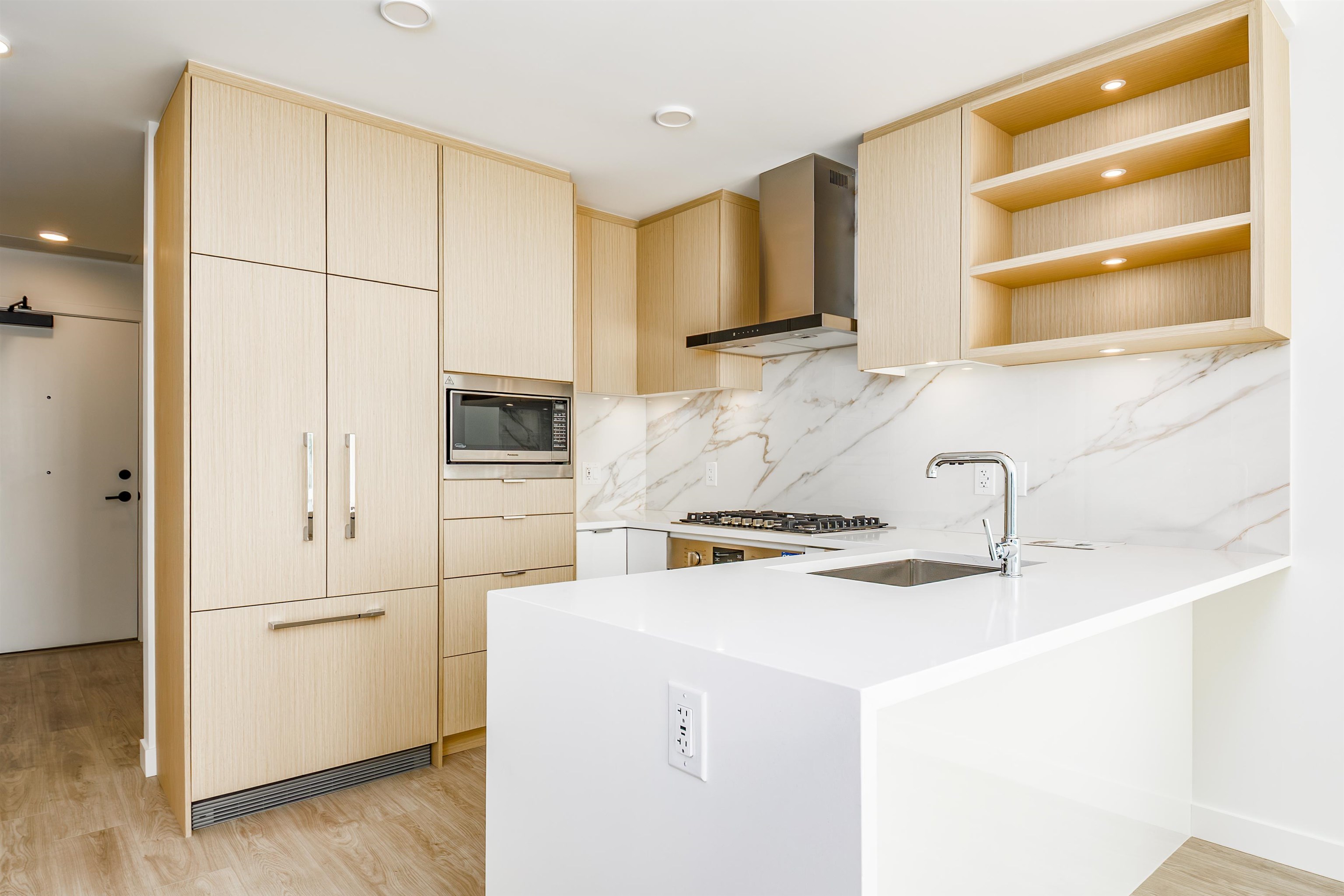 1304 4988 BENNETT STREET, R3039907, BC,