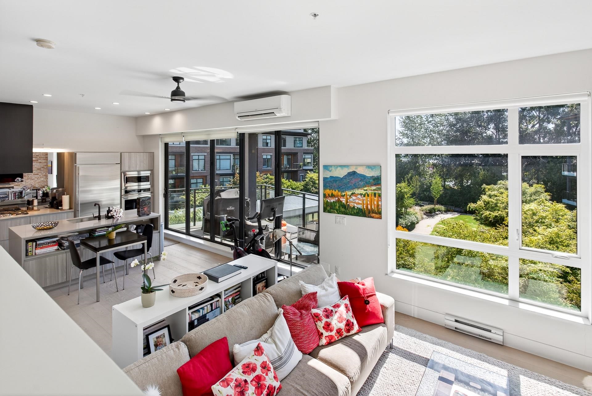 307 300 SALTER STREET, R3039915, BC,
