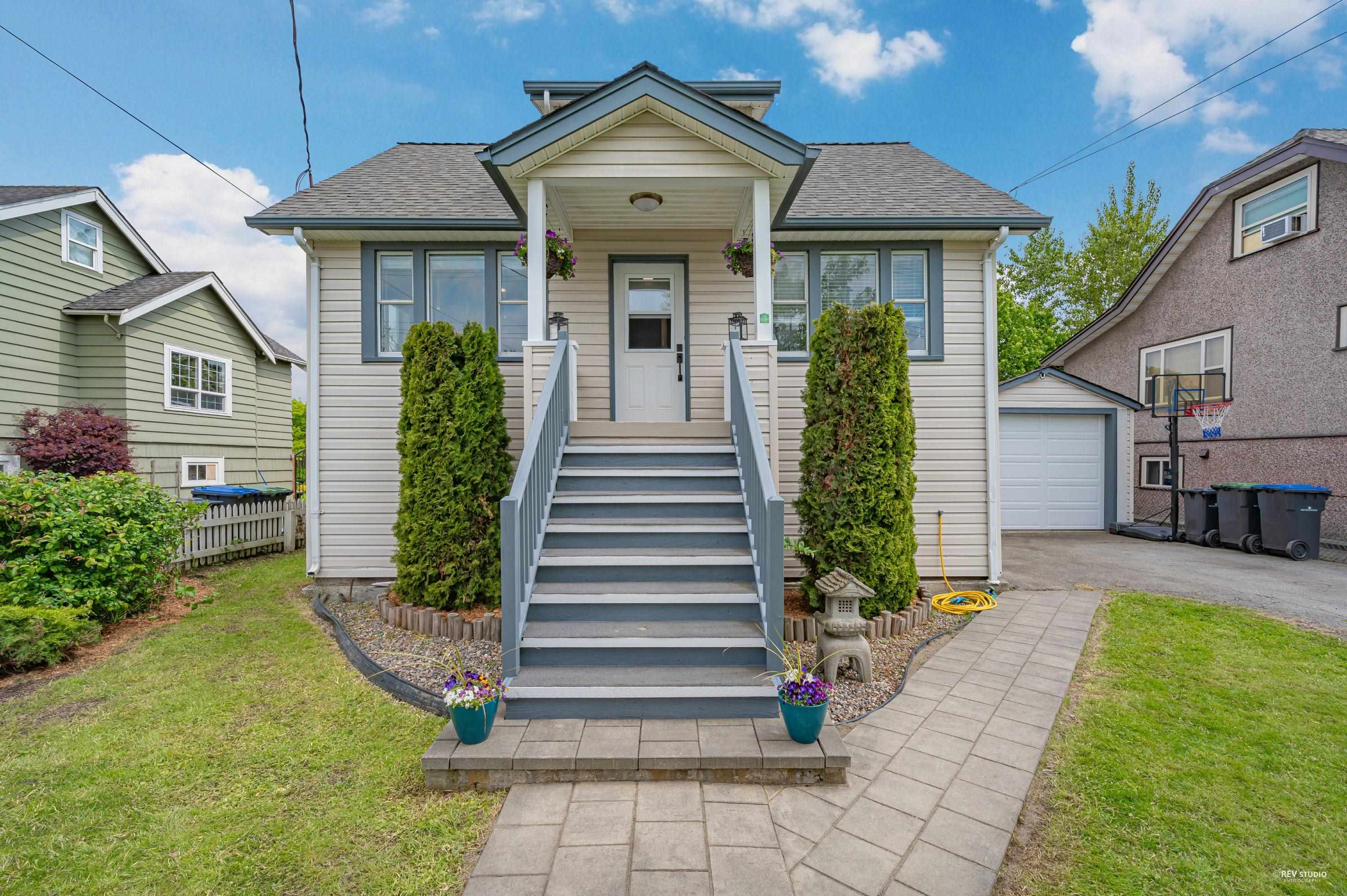 235 PEMBINA STREET, New Westminster BC V3M 5J3, R3040083, BC,
