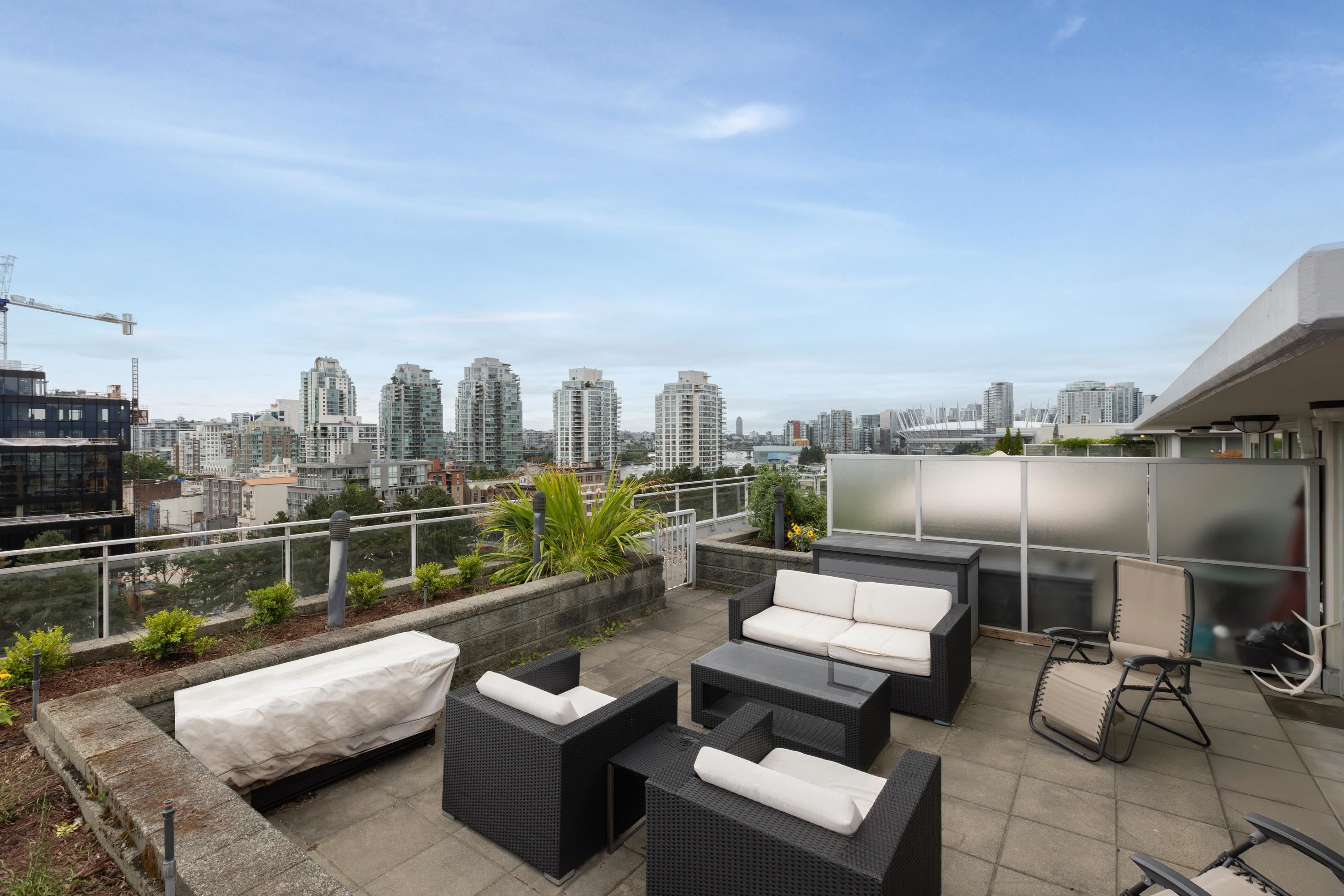 PH907 221 UNION STREET, R3040292, BC,