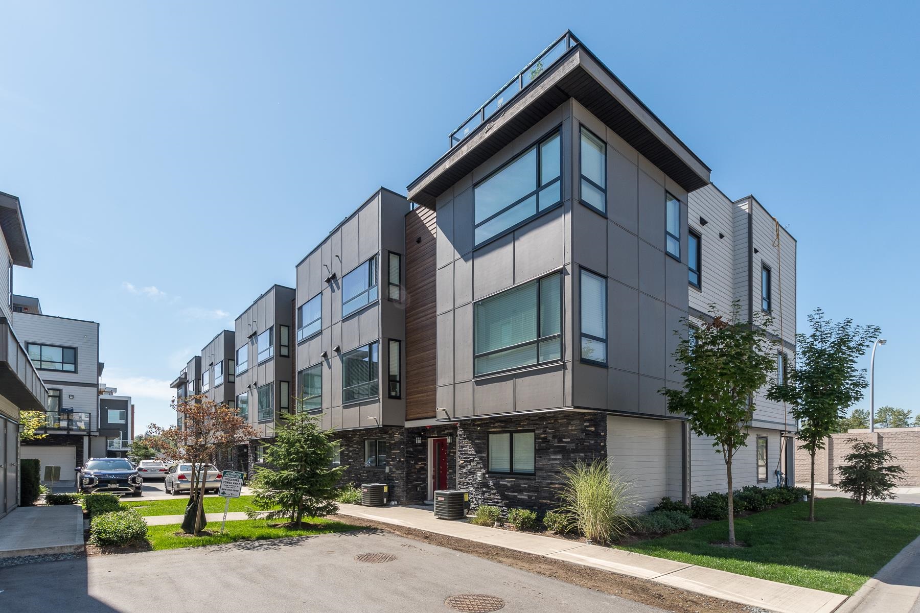 8 19631 55A AVENUE, R3040376, BC,