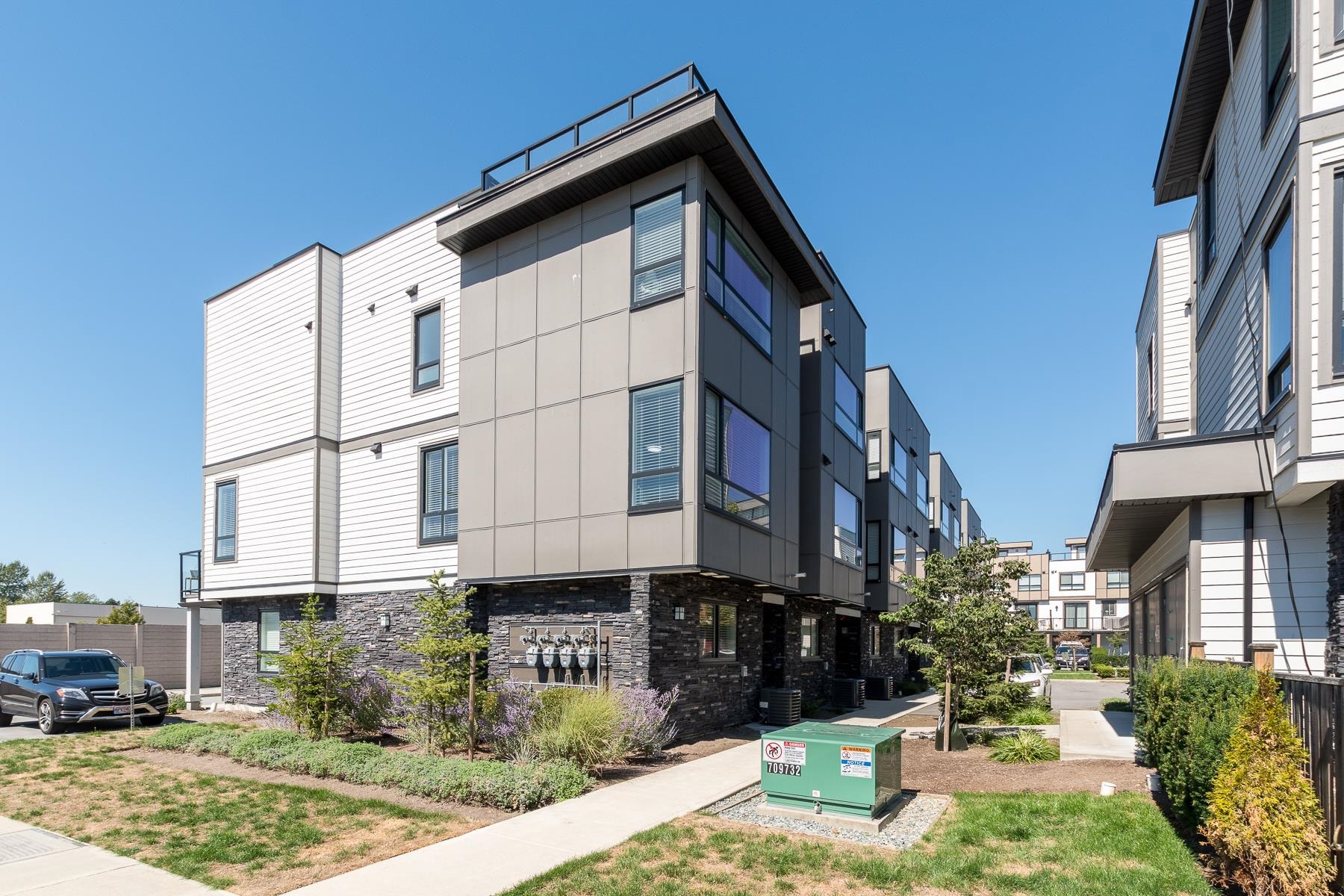 1 19631 55A AVENUE, R3040424, BC,