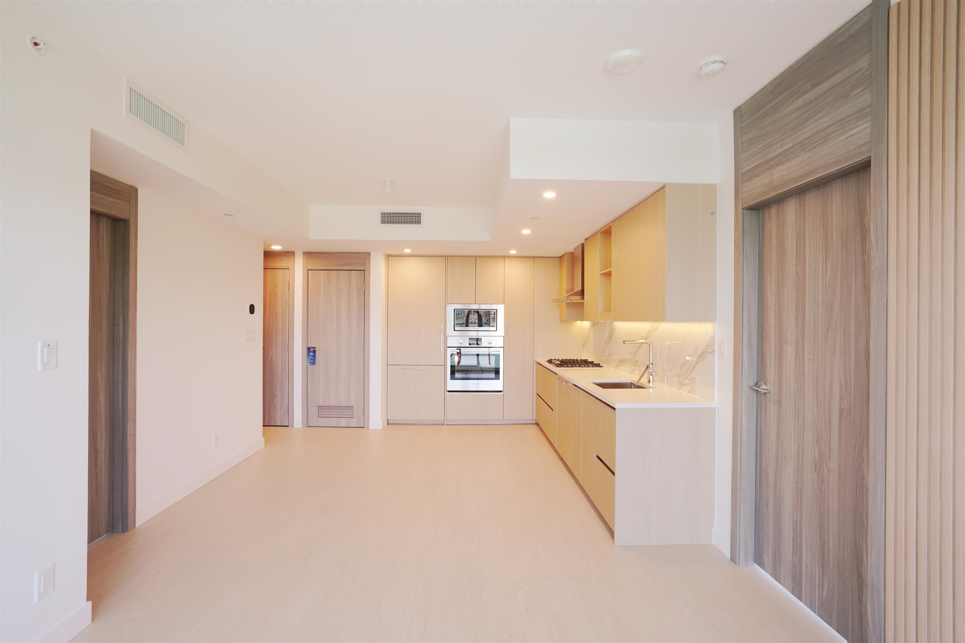 805 13768 100 AVENUE, R3040457, BC,