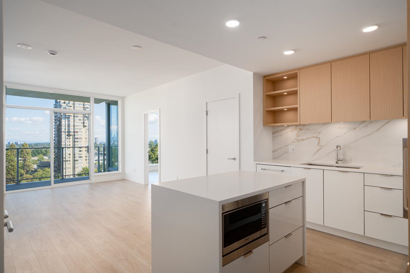 1402 4988 BENNETT STREET, R3040643, BC,