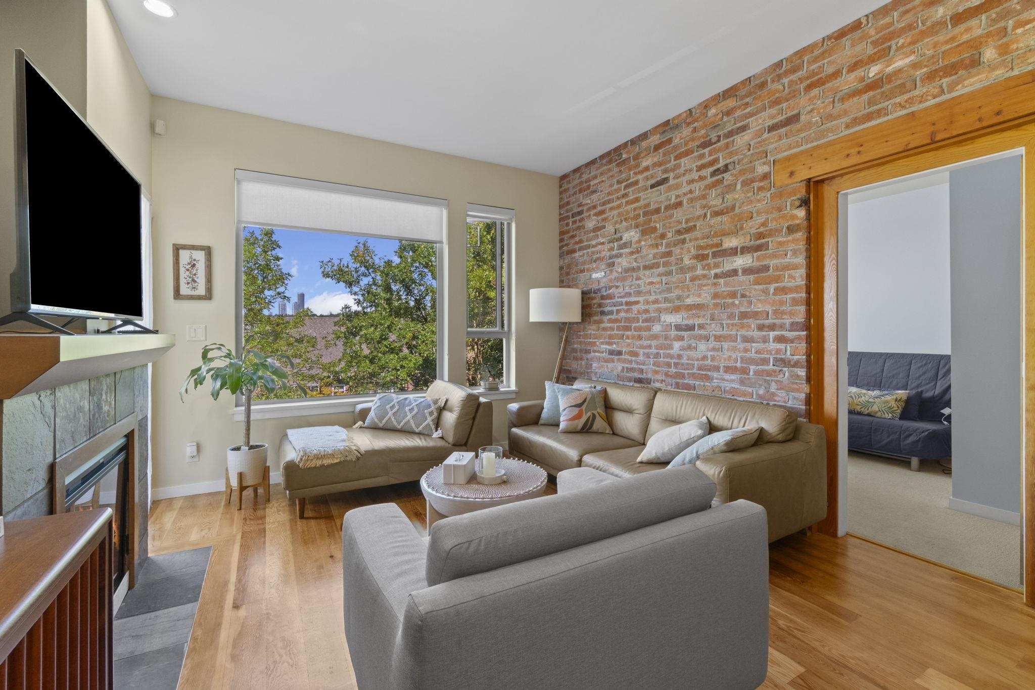 302 250 SALTER STREET, R3040701, BC,