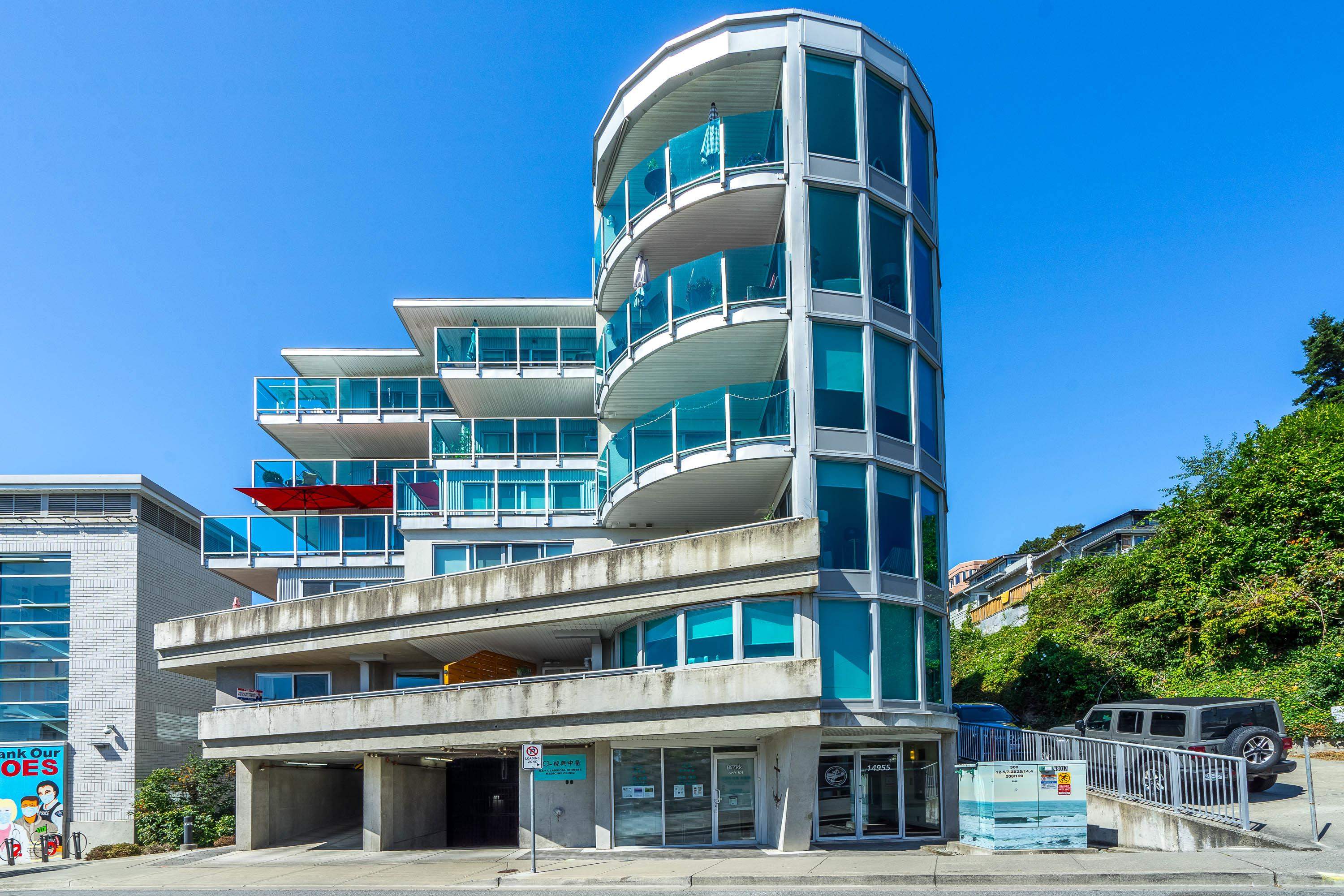 504 14955 VICTORIA AVENUE, R3040712, BC,