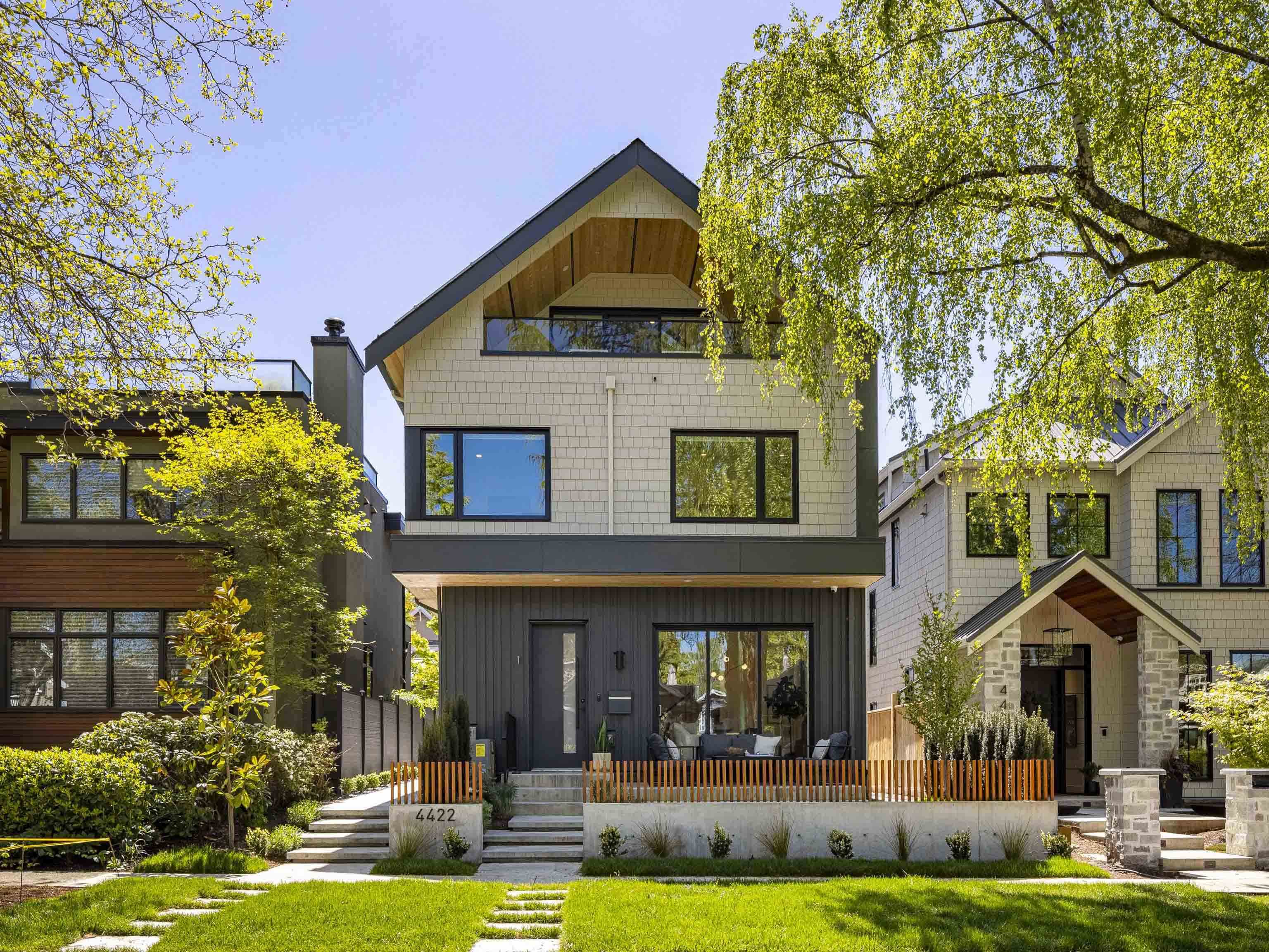 1 4422 6TH AVENUE, R3040763, BC,