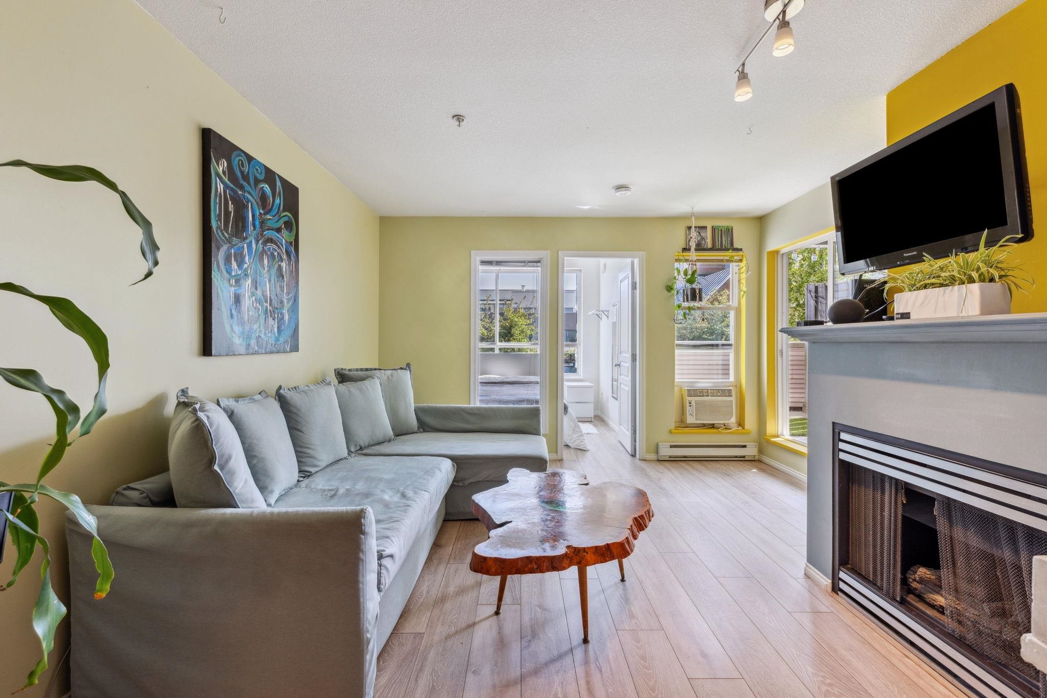 202 3939 HASTINGS STREET, R3040774, BC,