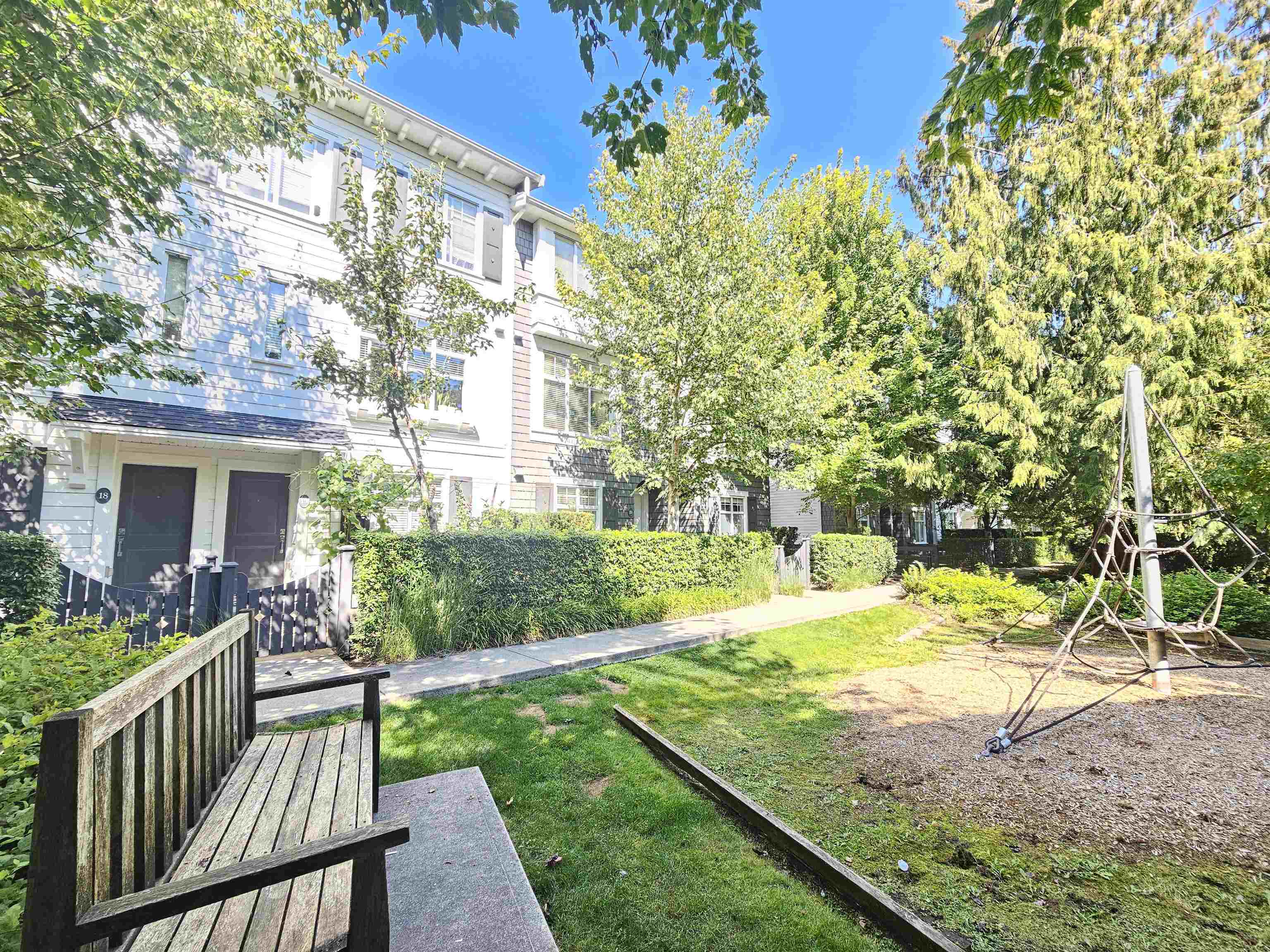 19 15152 91 AVENUE, R3040934, BC,