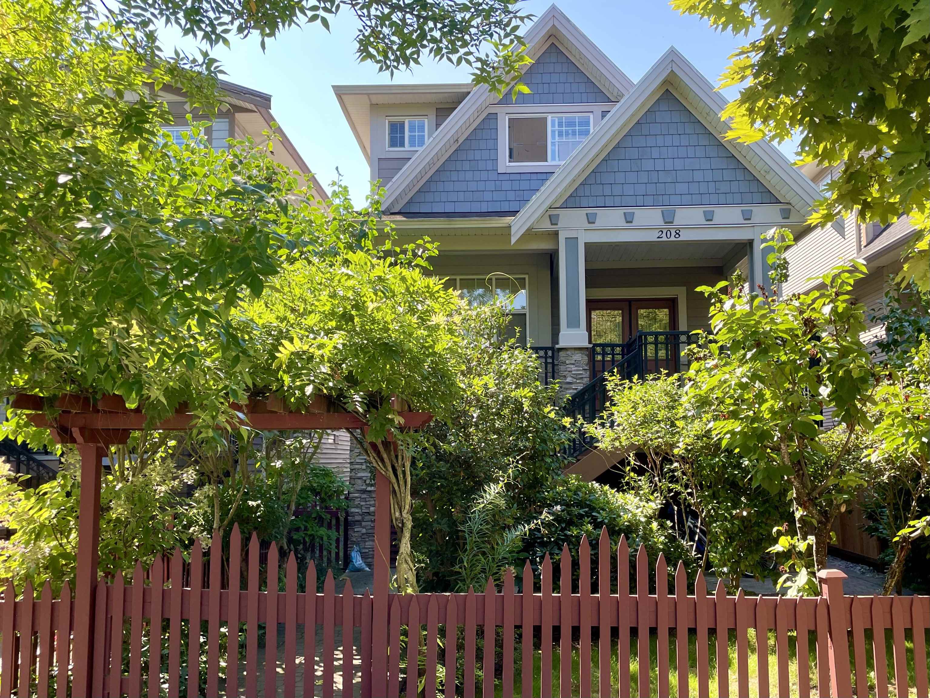 208 HUME STREET, New Westminster BC V3M 5N5, R3040992, BC,