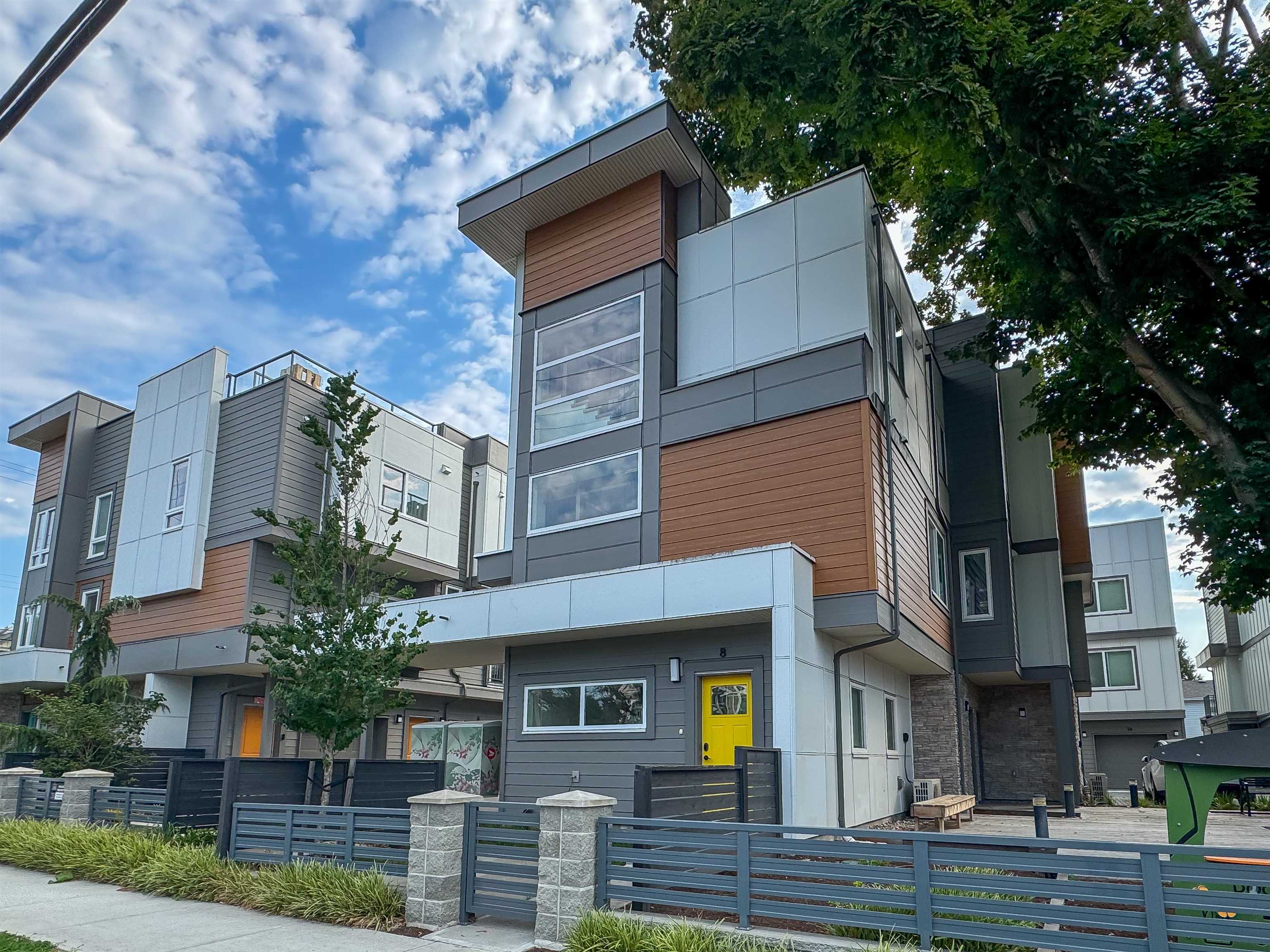 8 7000 WILLIAMS ROAD, R3041052, BC,