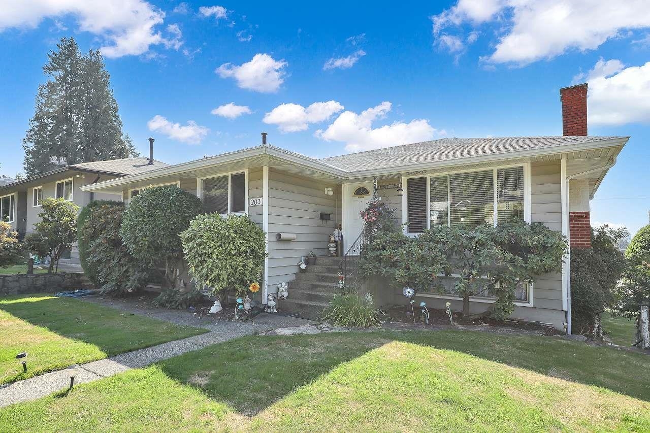 203 E 26TH STREET, North Vancouver BC V7N 1A7, R3041254, BC,