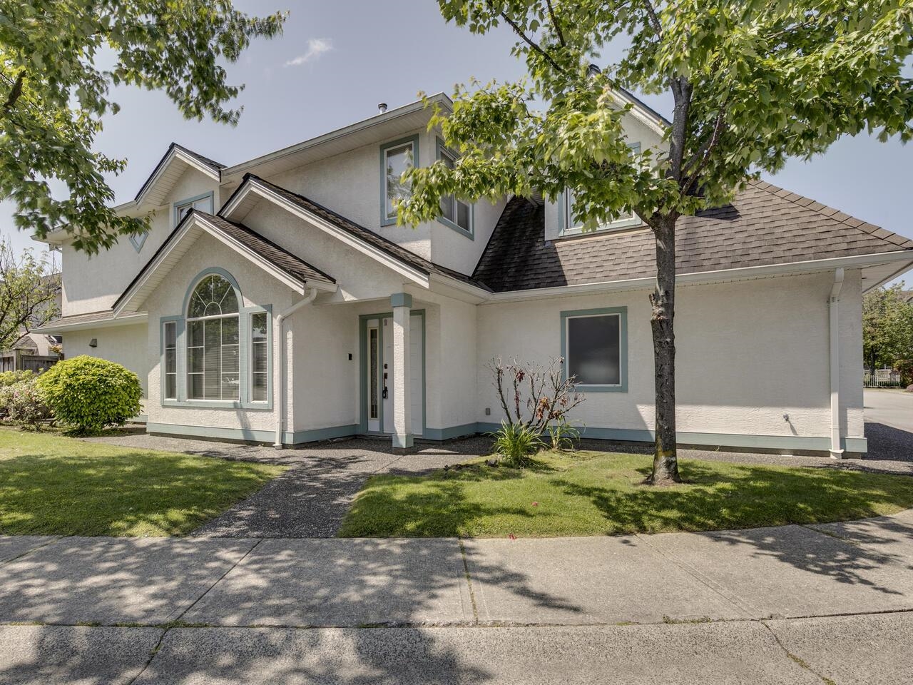 8 10000 FISHER GATE, R3041299, BC,