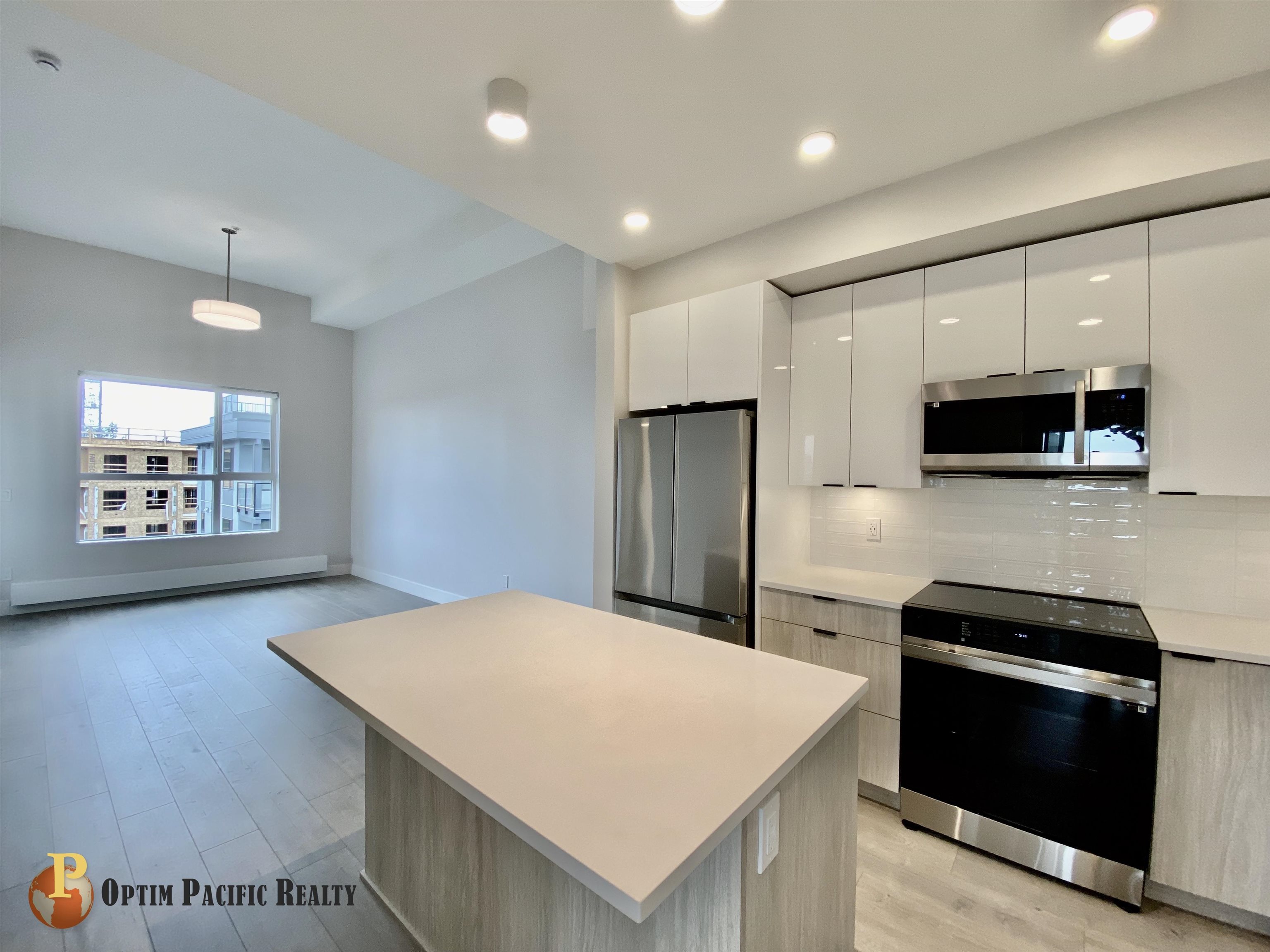 6XX 13458 95 AVENUE, R3041584, BC,