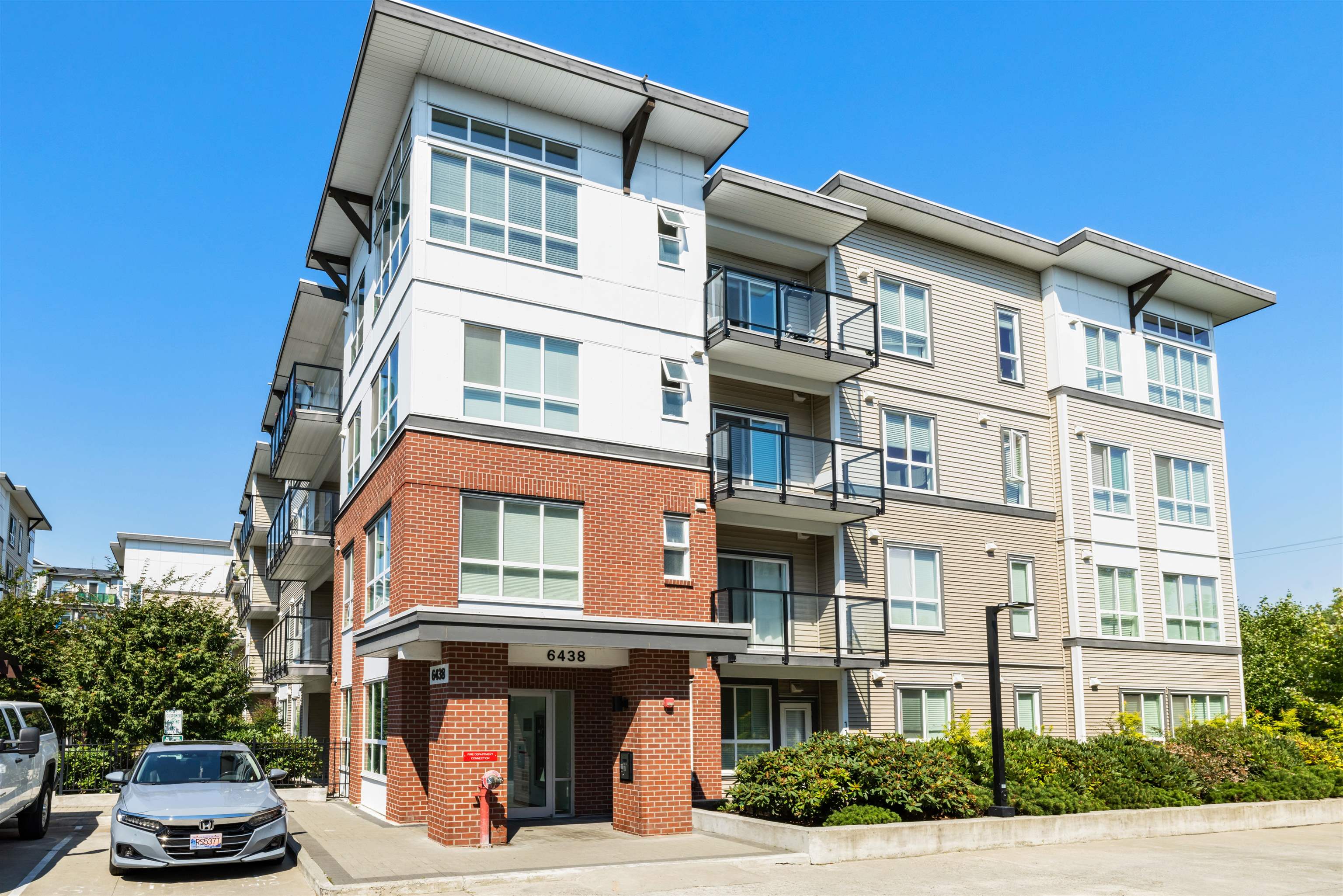 415 6438 195A STREET, R3041735, BC,