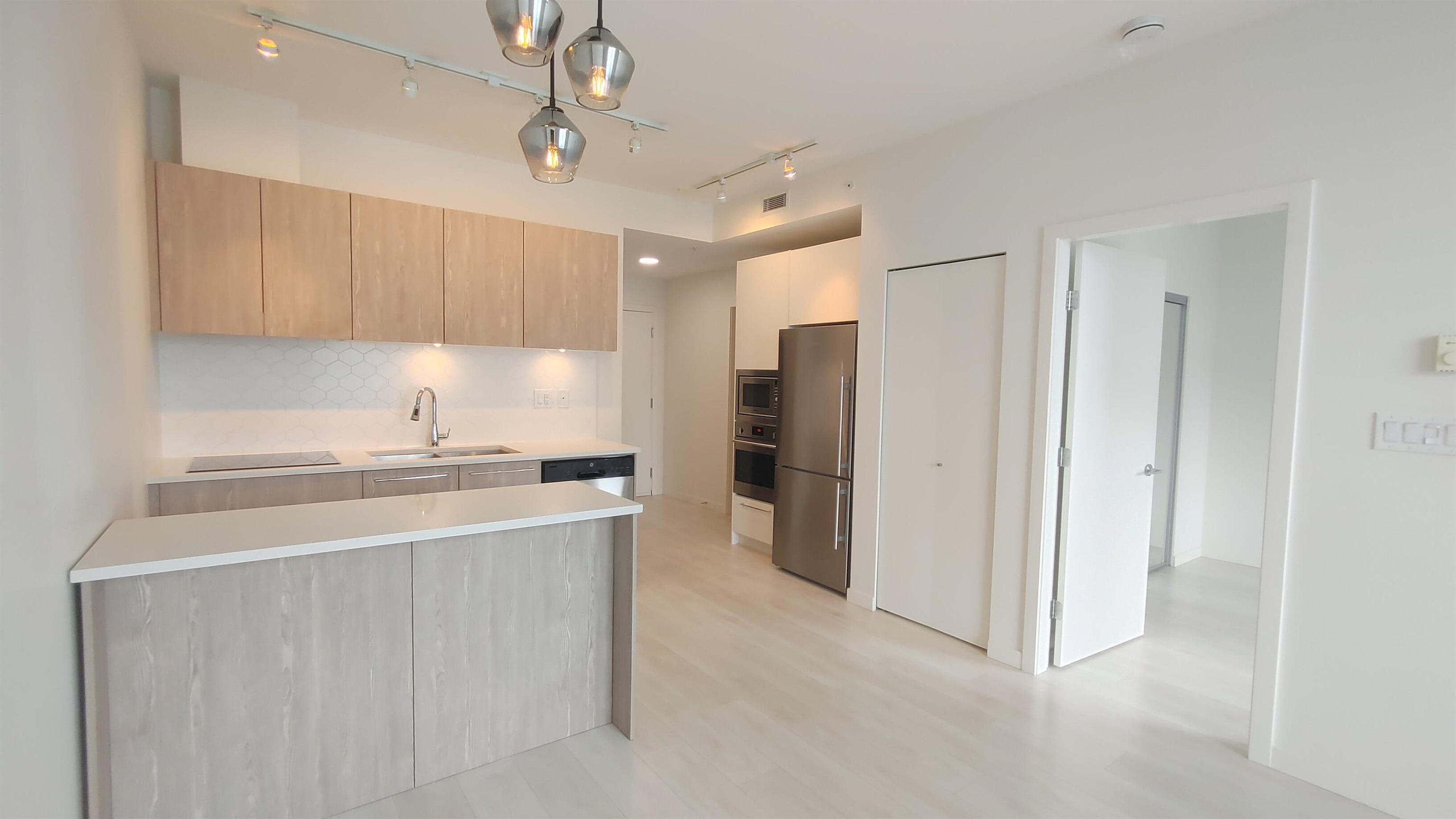 19** 691 NORHT ROAD, R3041751, BC,