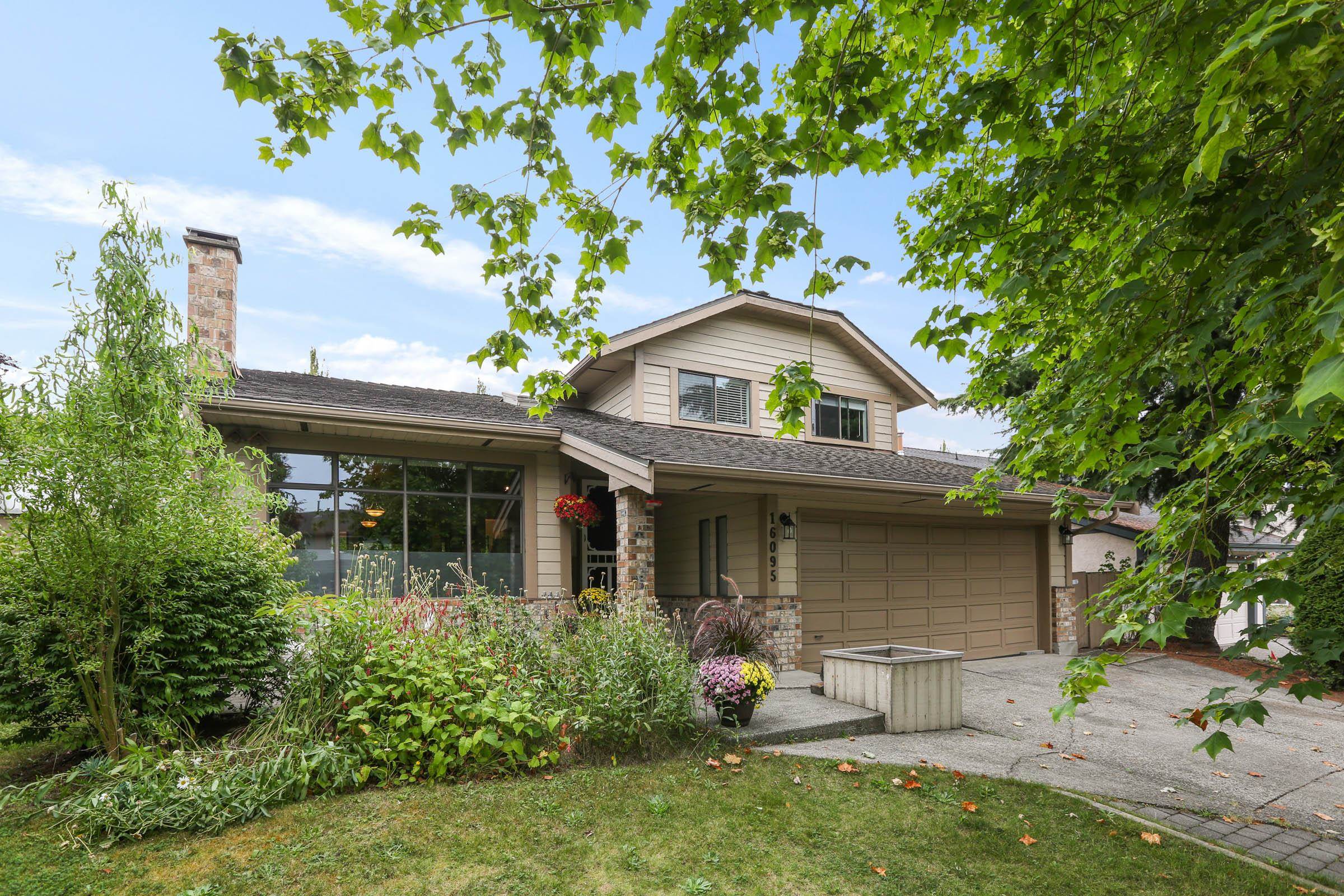 MLS® listing #R3041886 for sale located at 16095 13 AVENUE, Surrey BC V4A 6W2