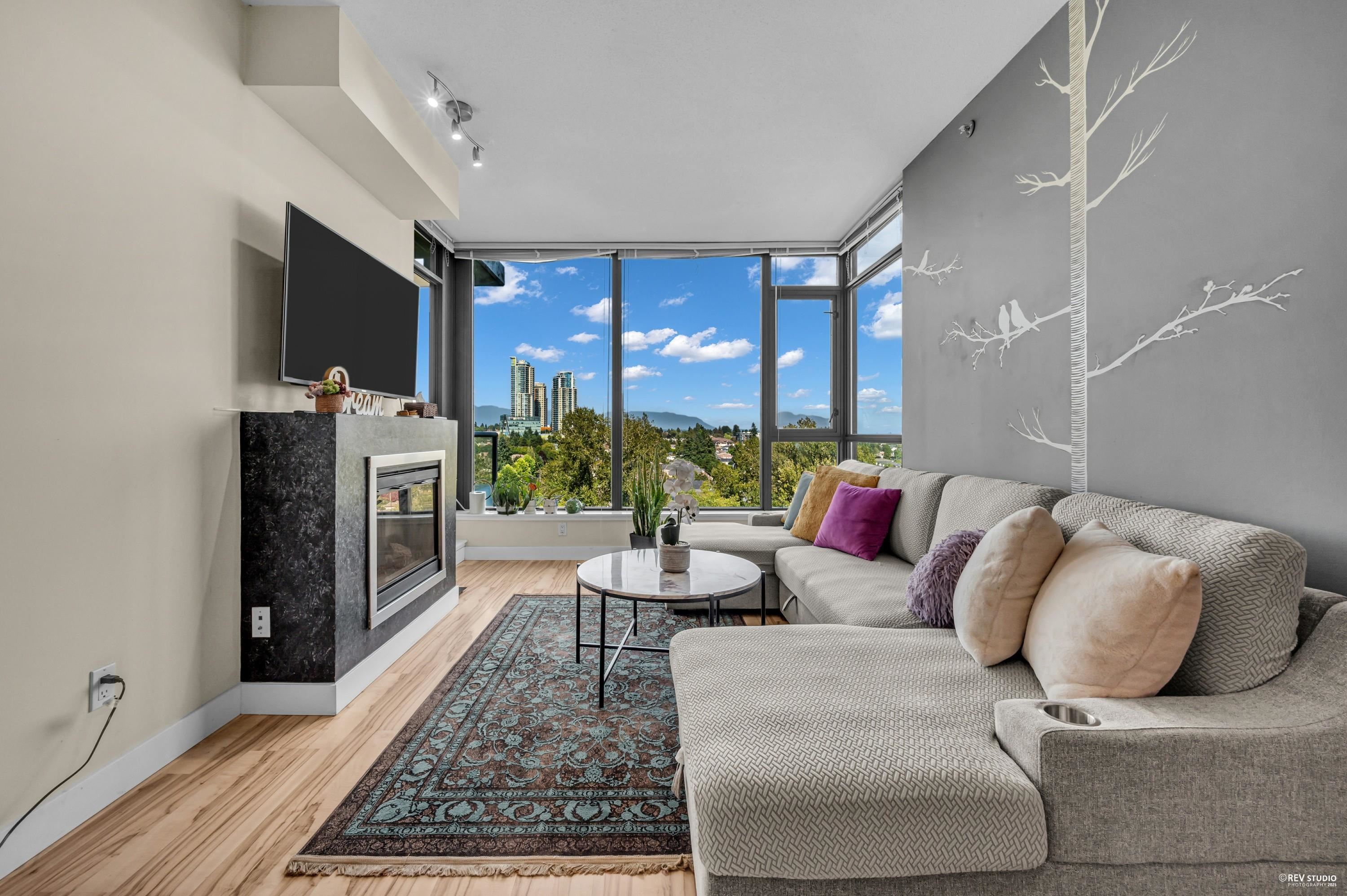 1606 7088 18TH AVENUE, R3041952, BC,