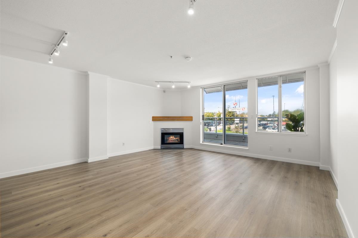 204 1978 VINE STREET, R3042083, BC,