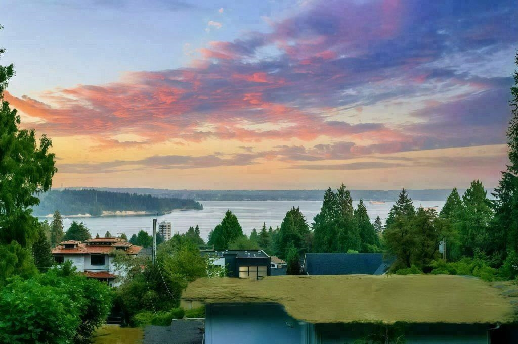 1550 PALMERSTON AVENUE, West Vancouver BC V7V 4R1, R3042156, BC,
