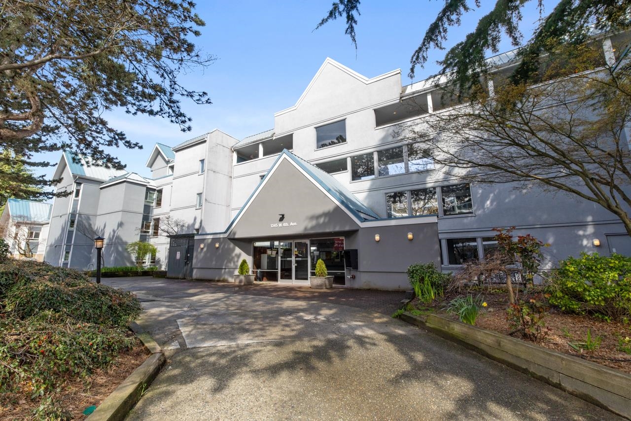 205 1345 4TH AVENUE, R3042302, BC,
