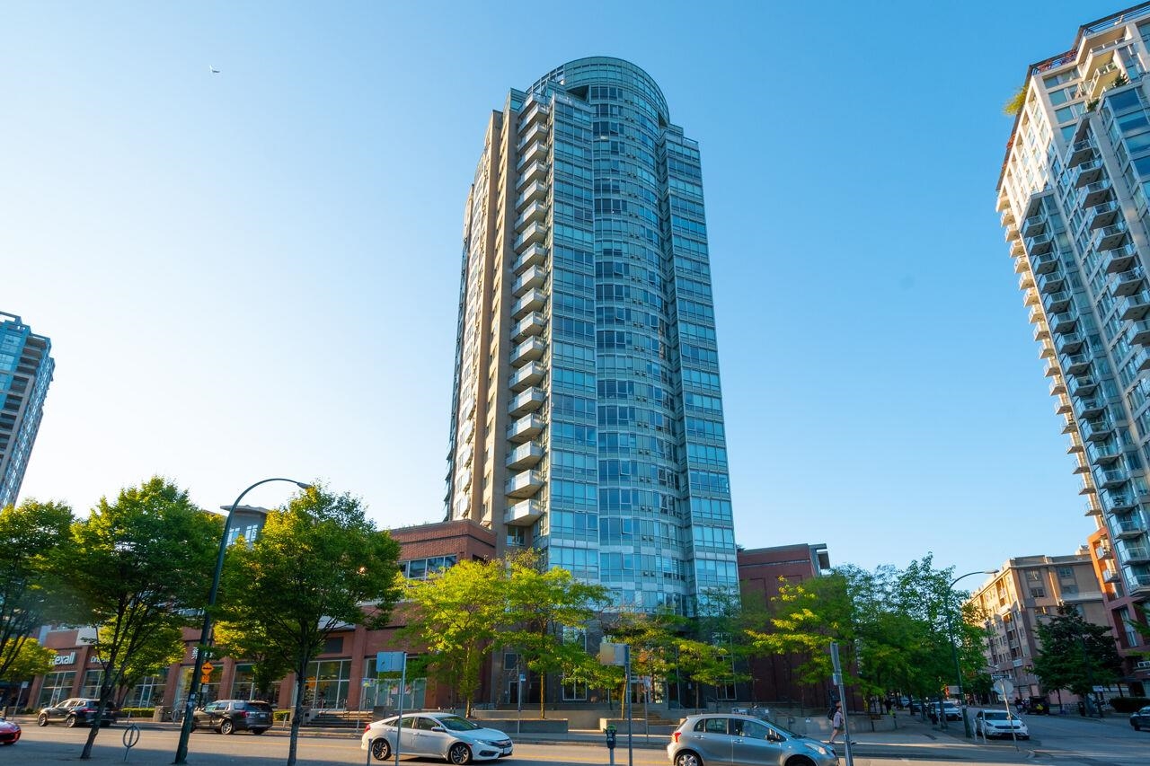 209 63 KEEFER PLACE, R3042326, BC,