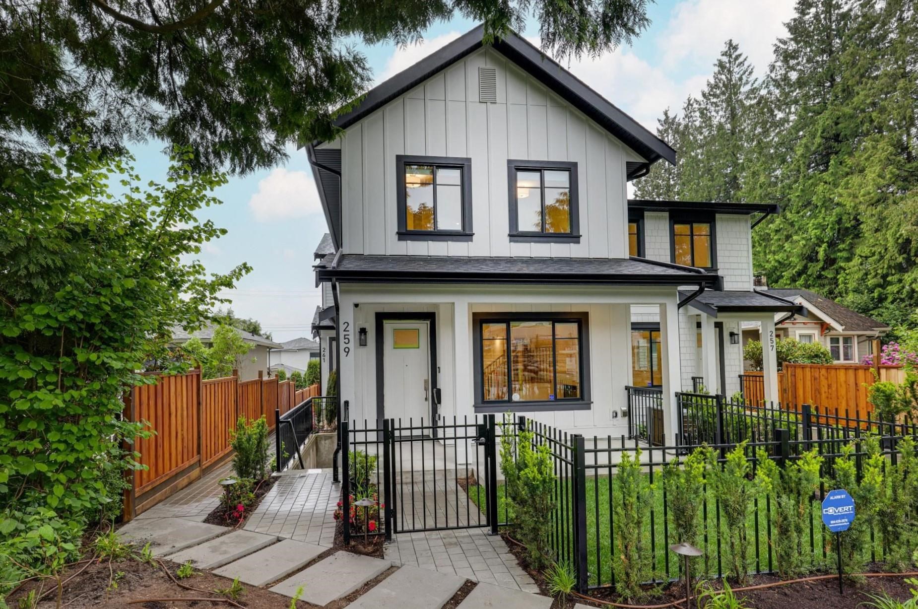 259 E 23RD STREET, North Vancouver BC V7L 3E4, R3042645, BC,