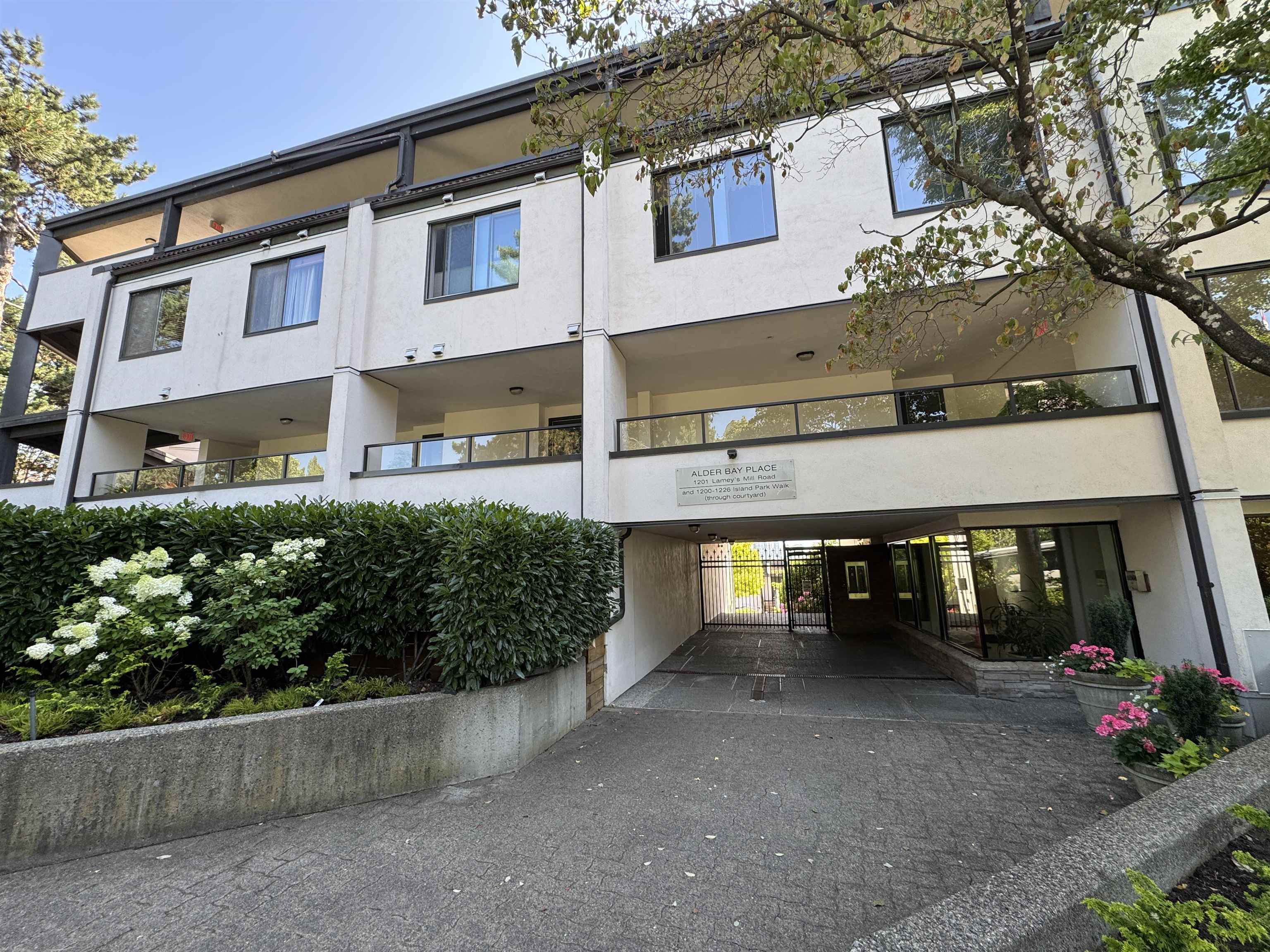 21 1201 LAMEY'S MILL ROAD, R3042688, BC,