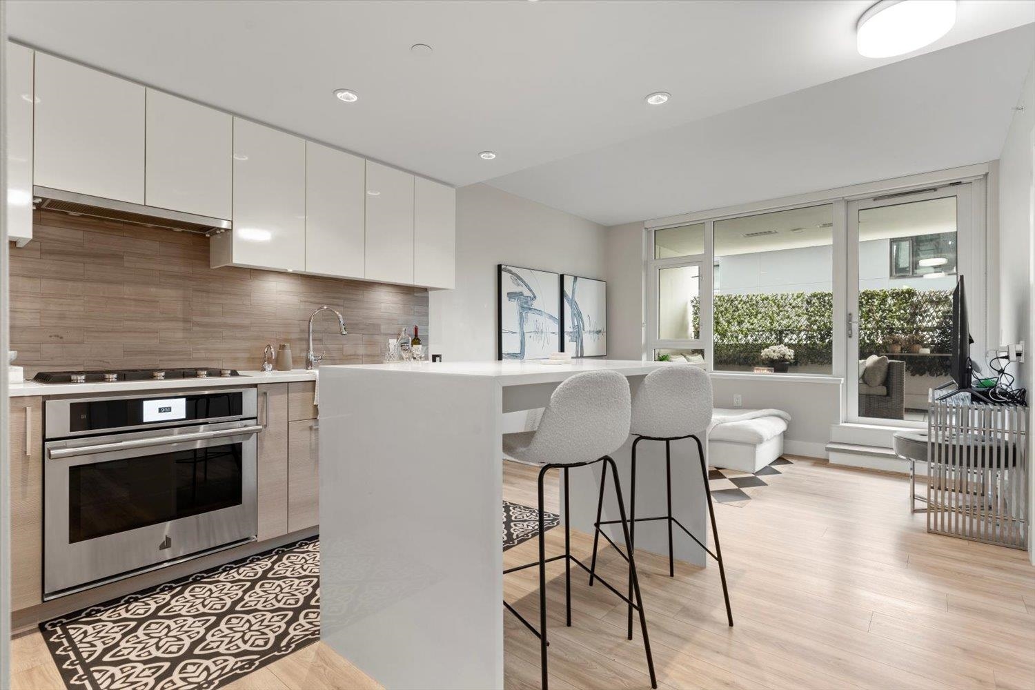 508 8533 RIVER DISTRICT CROSSING, R3042690, BC,