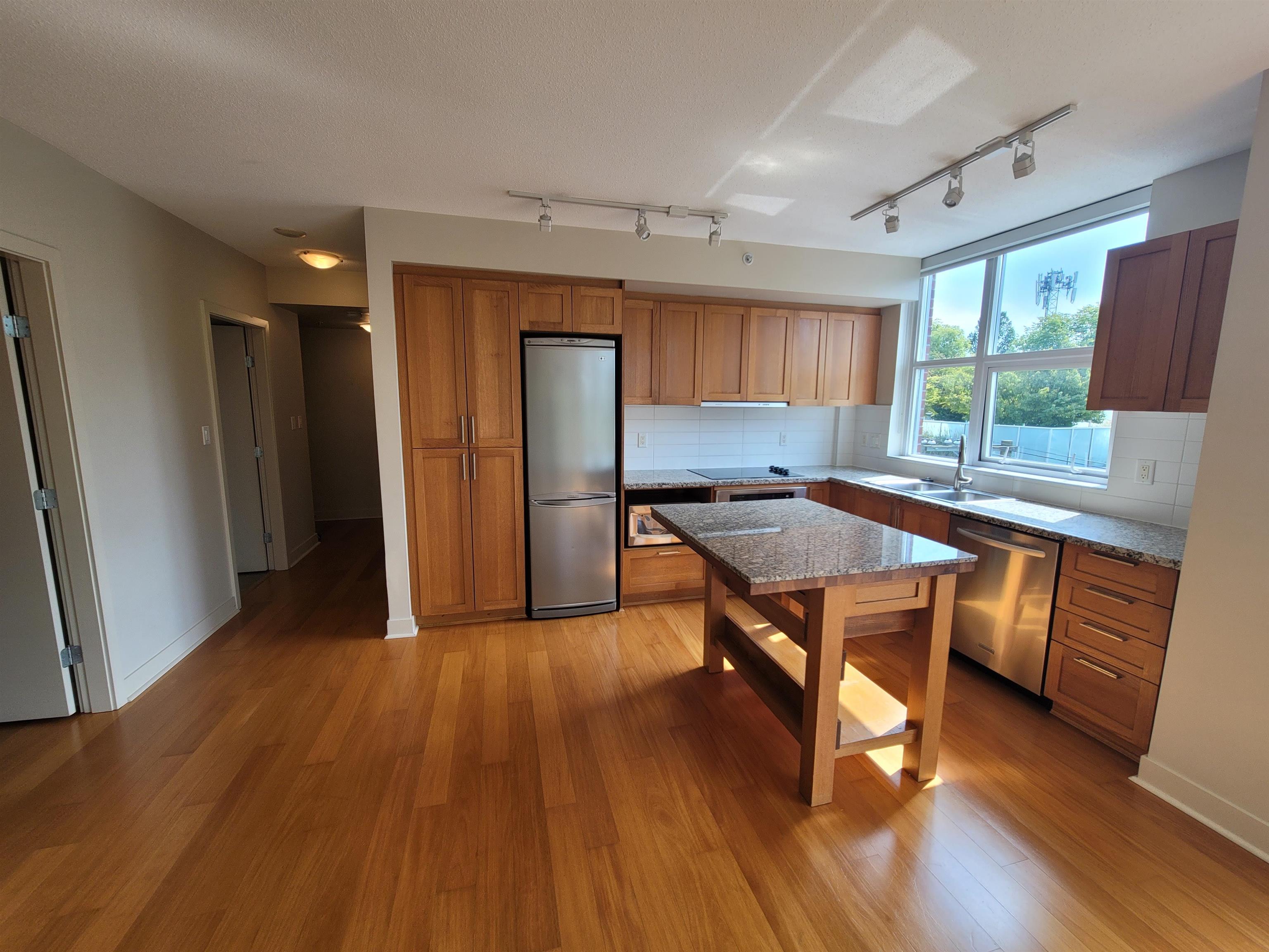 515 2268 BROADWAY, R3042696, BC,