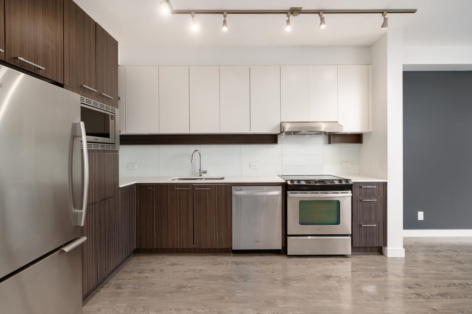 308 553 FOSTER AVENUE, R3042937, BC,