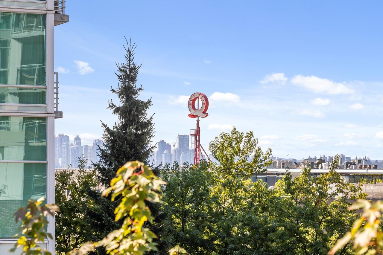 307 100 ESPLANADE AVENUE, R3042950, BC,