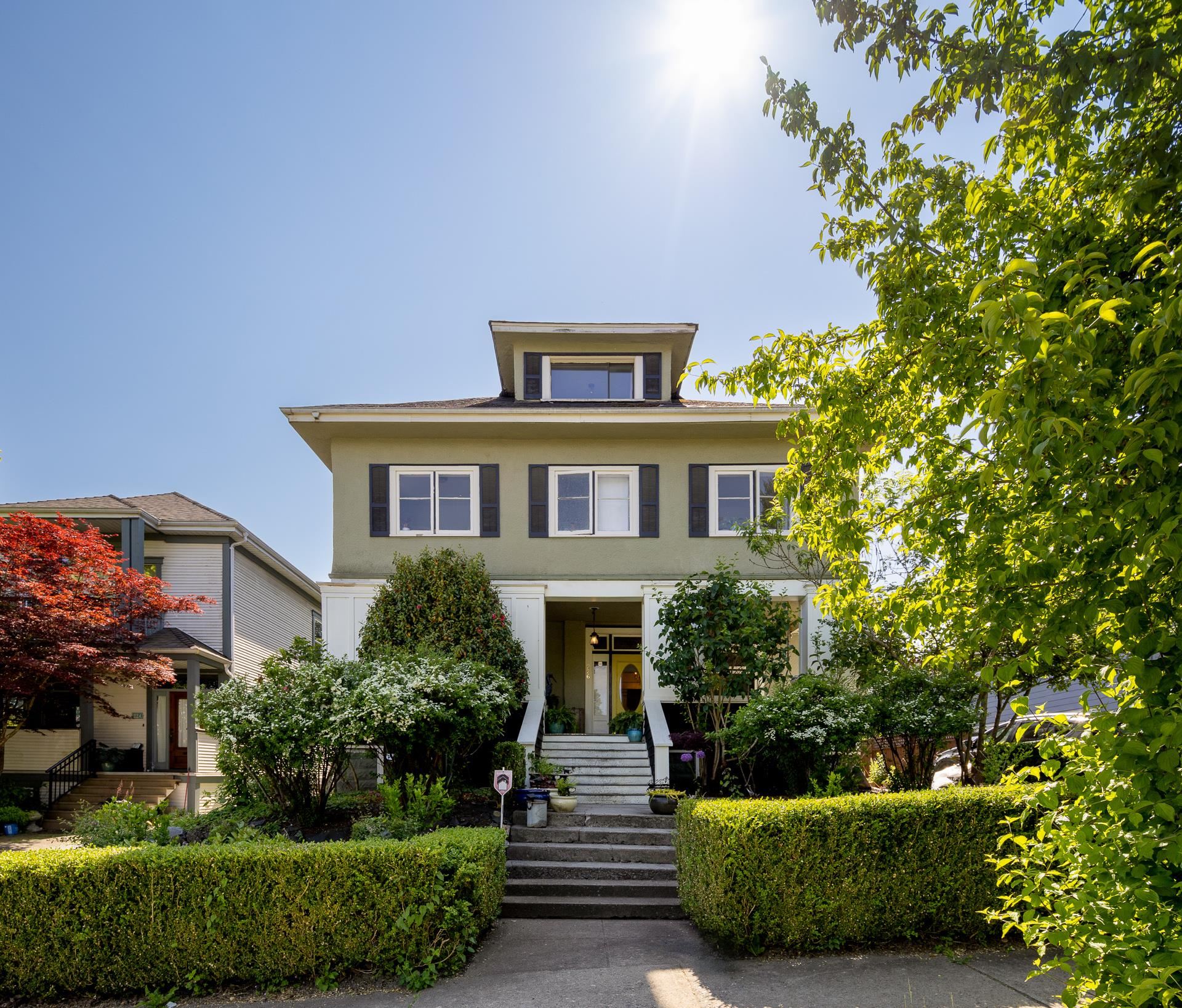 226 SECOND STREET, New Westminster BC V3L 2K6, R3043057, BC,