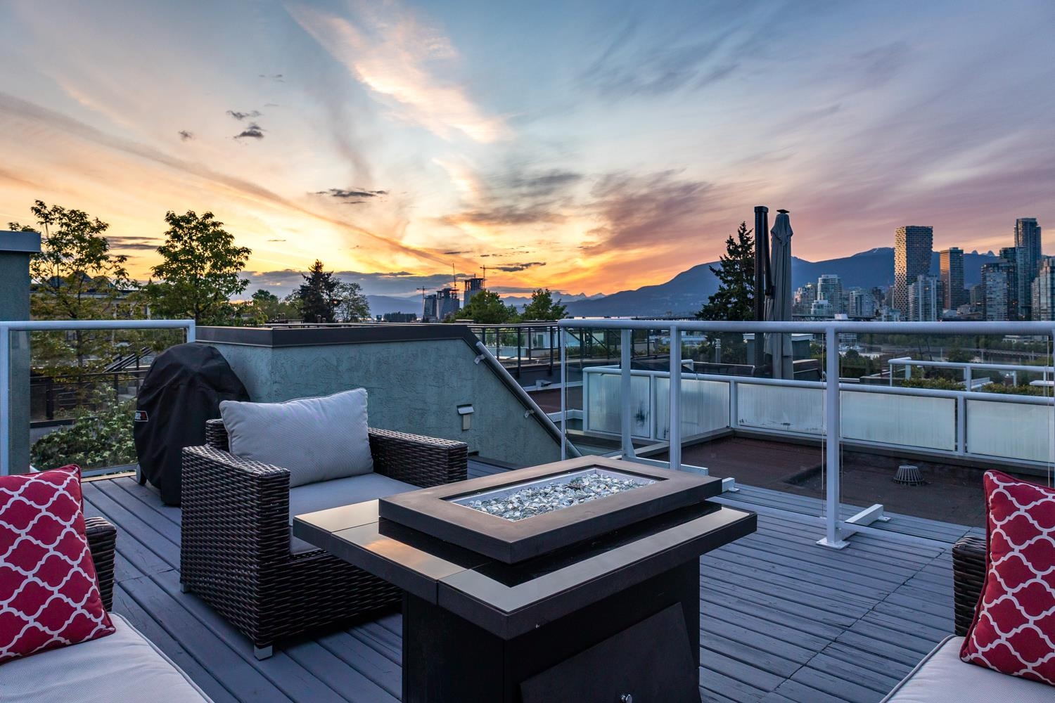 2391 OAK STREET, Vancouver BC V6H 2J8, R3043149, BC,