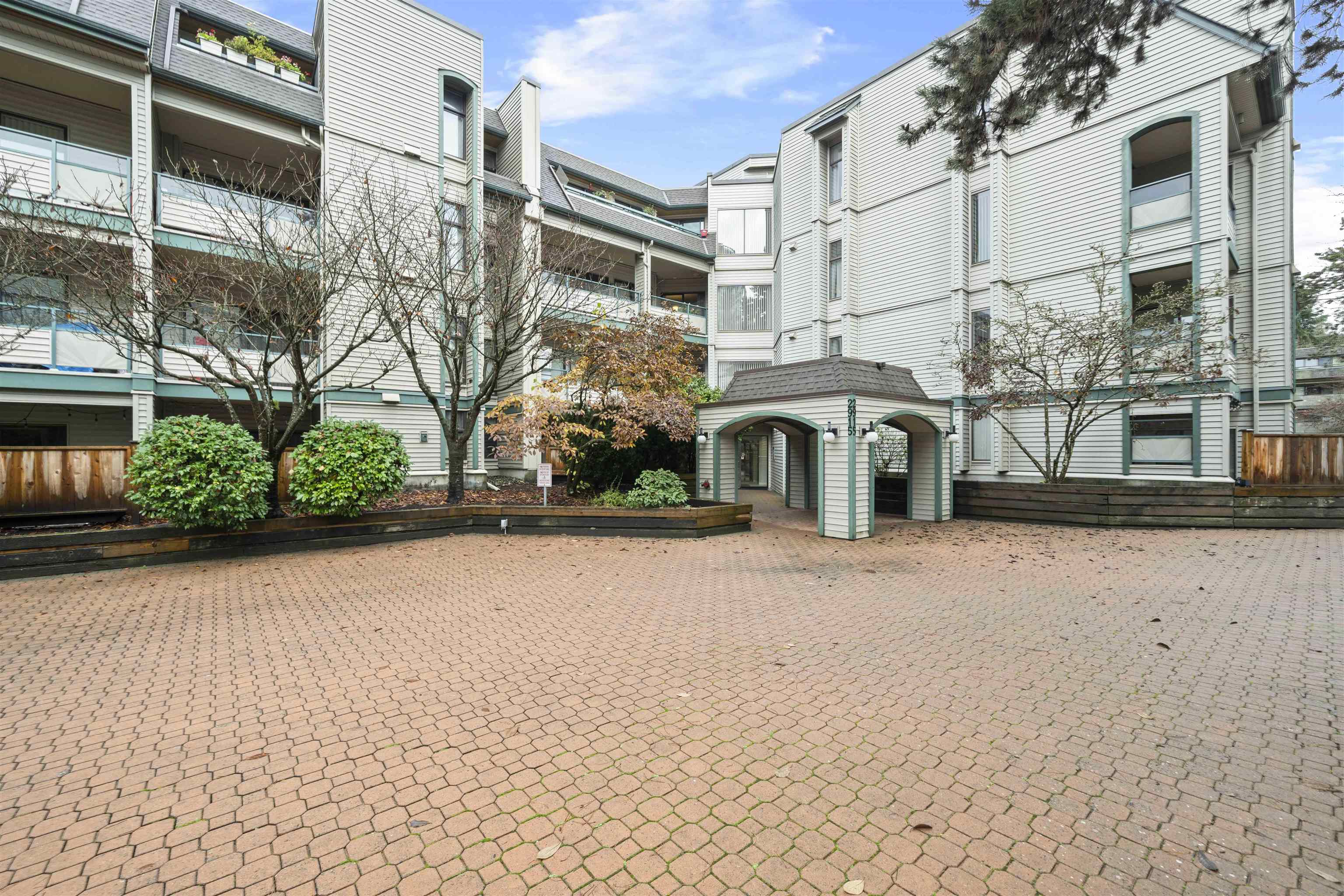 416 2915 GLEN DRIVE, R3043224, BC,