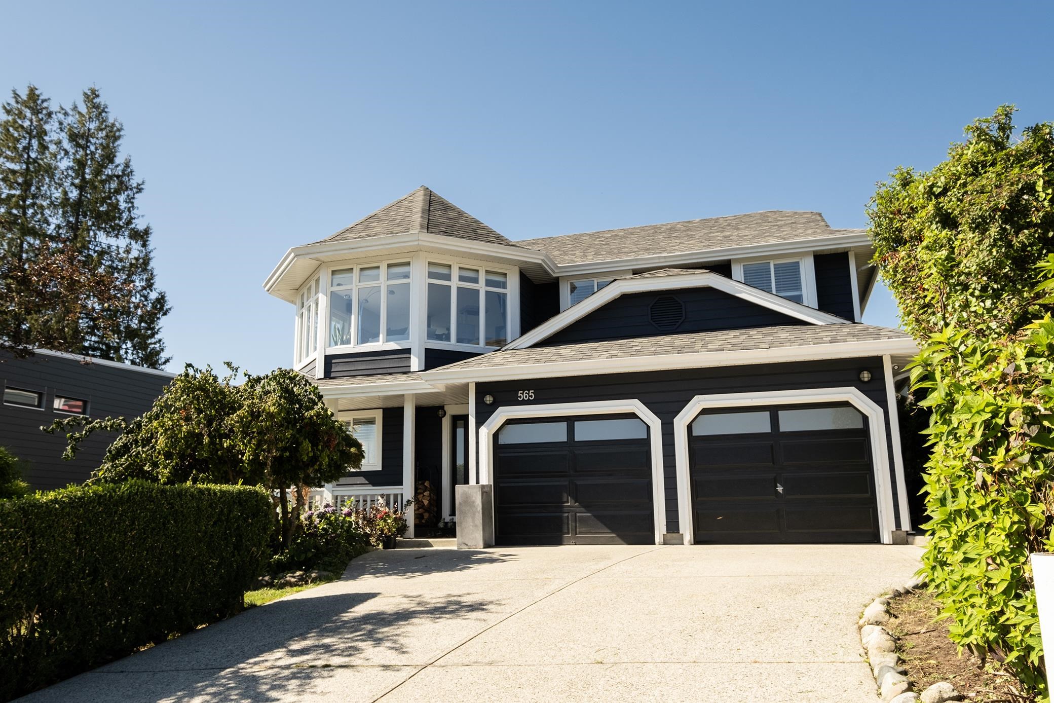 565 WILDWOOD CRESCENT, Gibsons BC V0N 1V9, R3043275, BC,