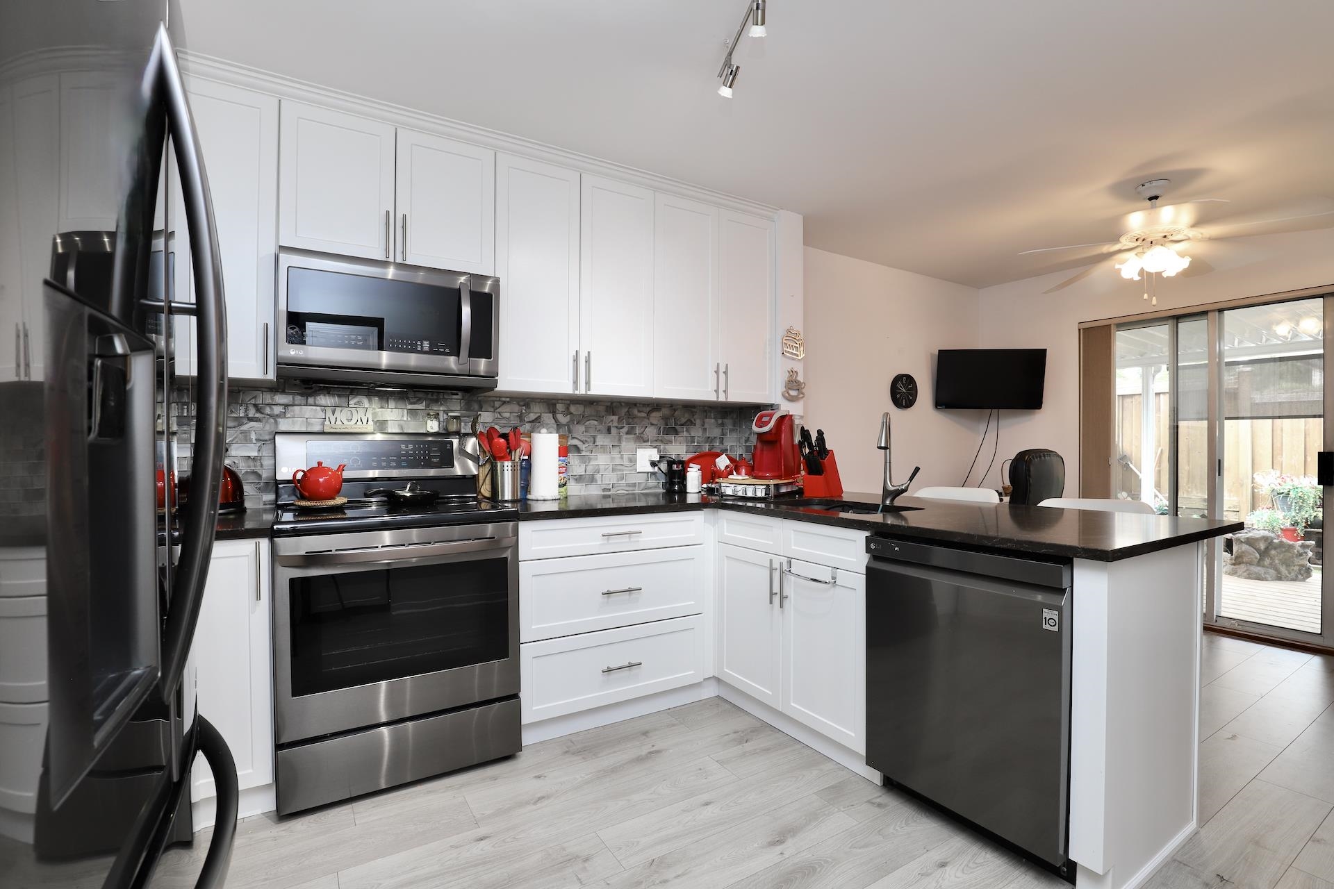 8 22308 124 AVENUE, R3043401, BC,