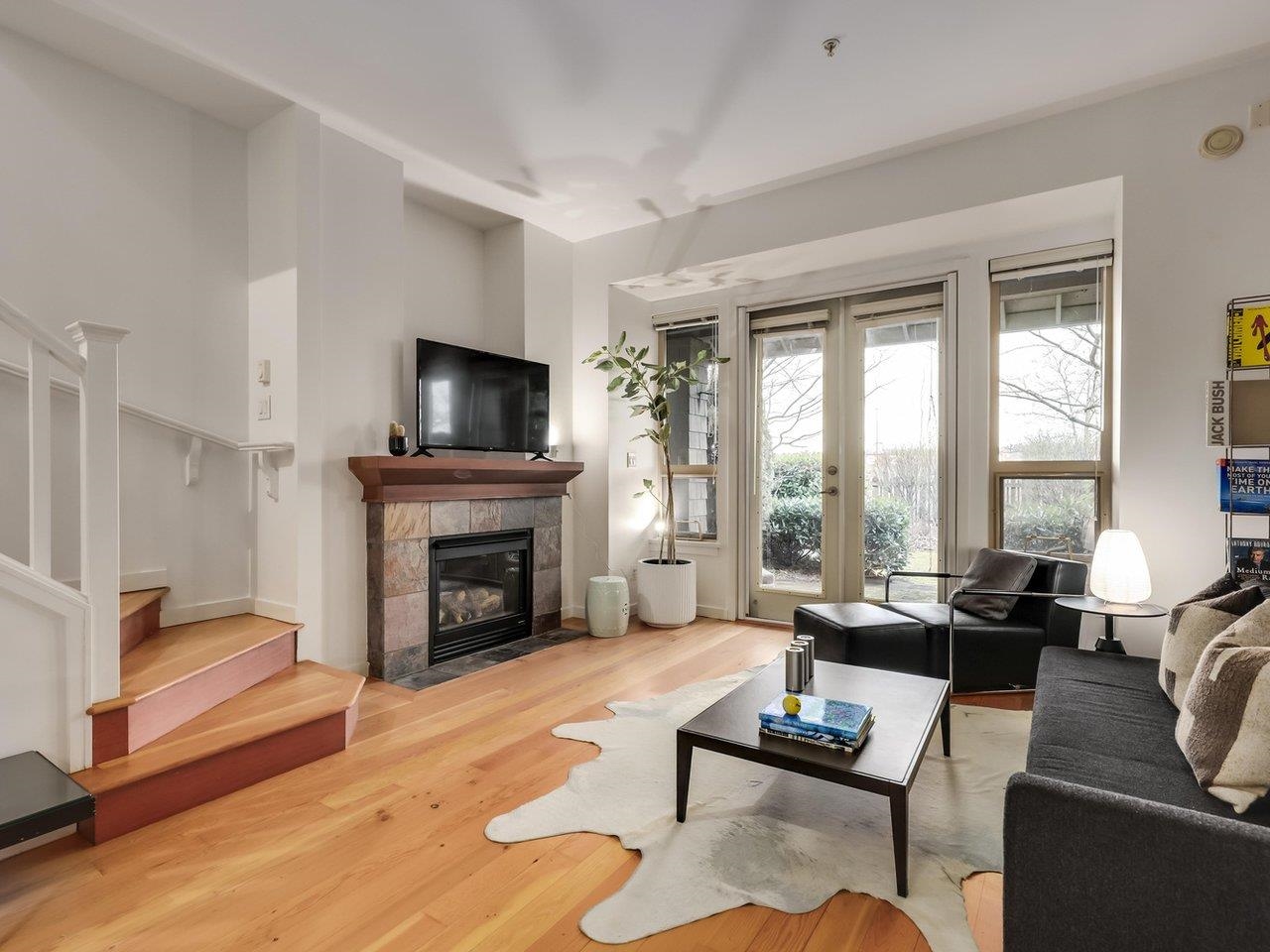 124 250 SALTER STREET, R3043496, BC,