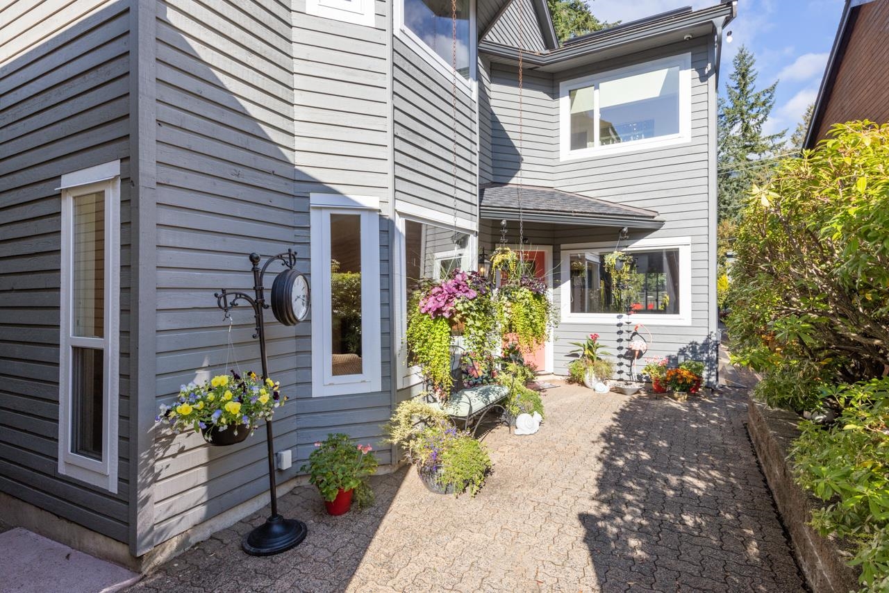 980 MONTROYAL BOULEVARD, North Vancouver BC V7R 2H2, R3043670, BC,